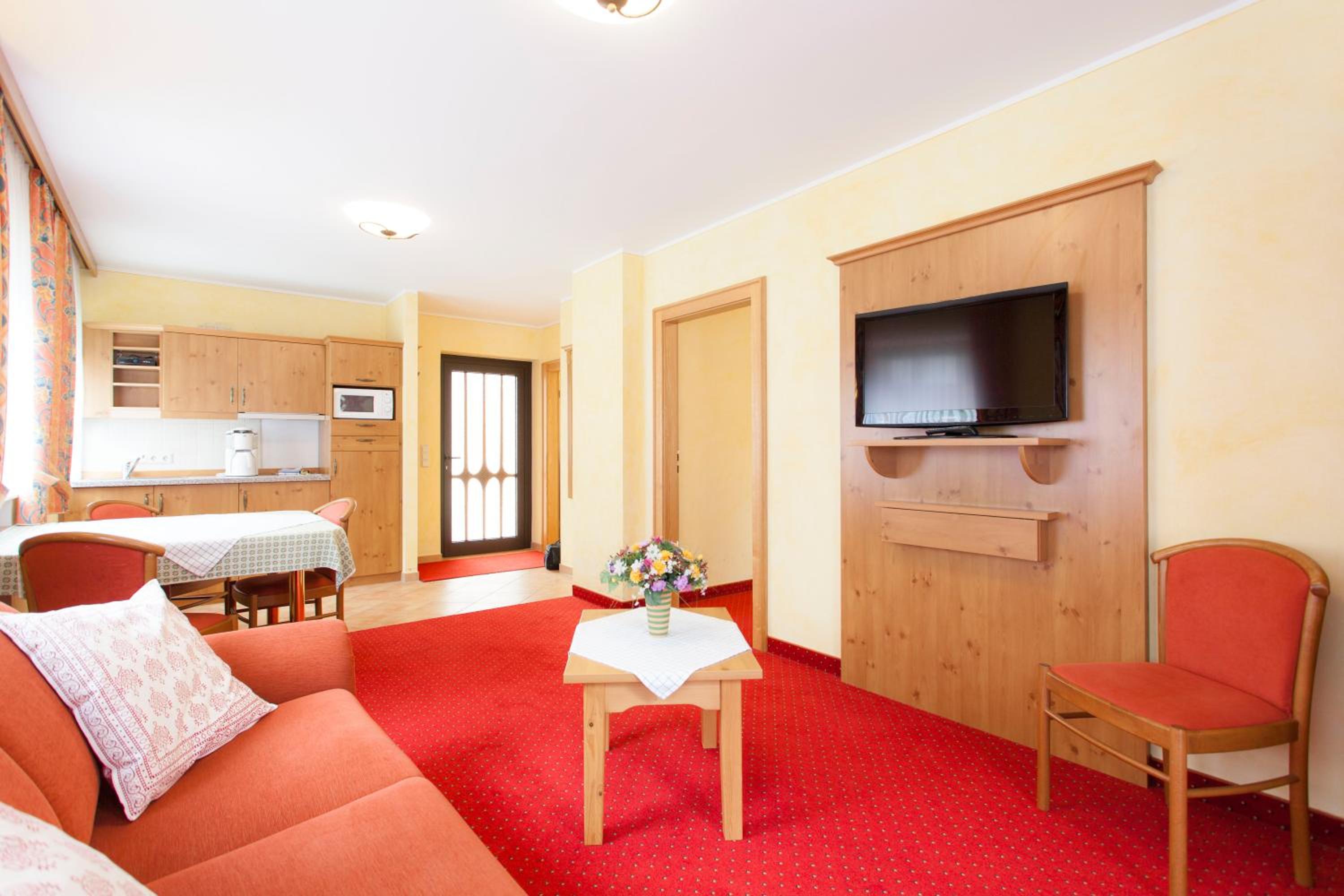 One-Bedroom Apartment with Terrace photo 3