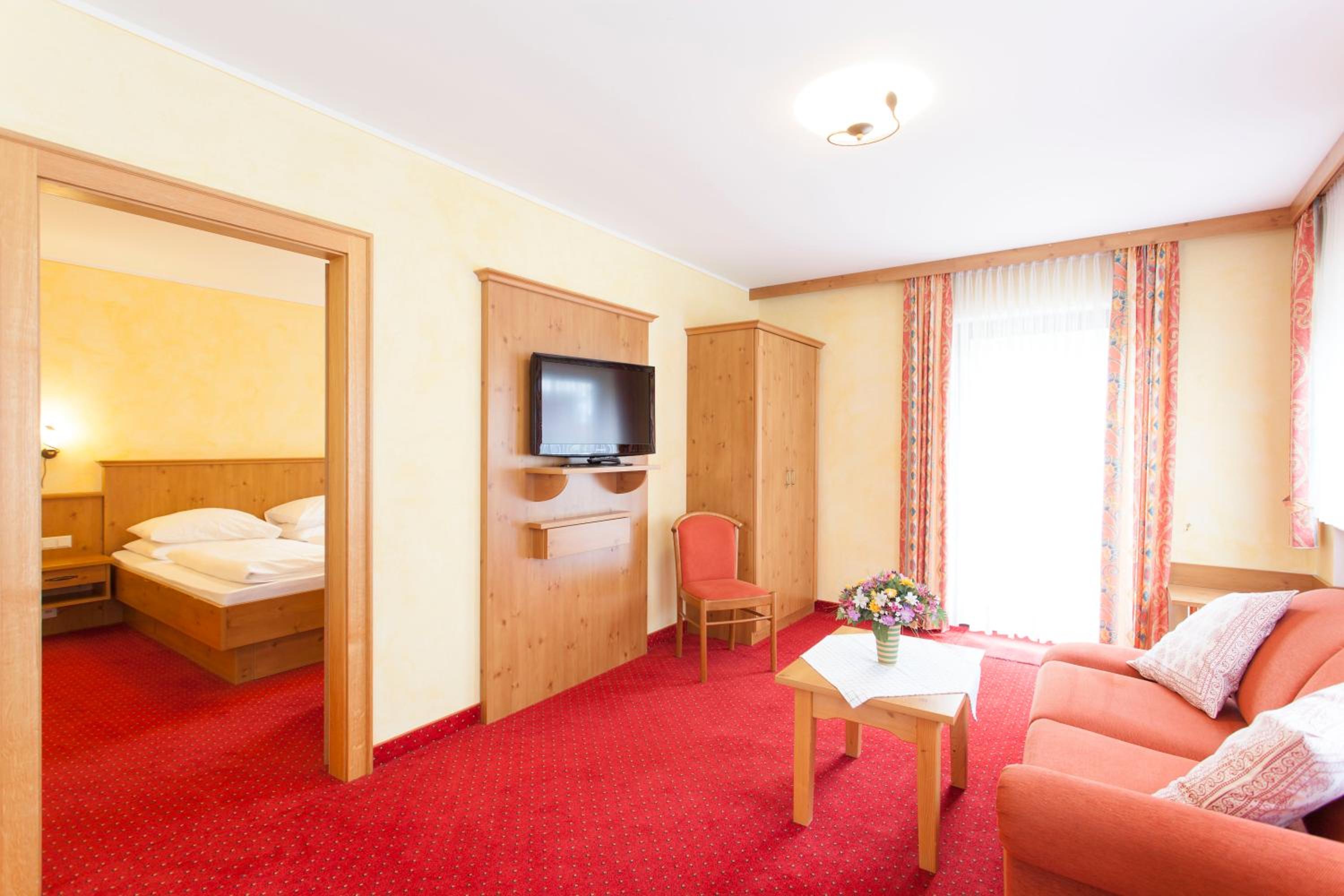 One-Bedroom Apartment with Balcony photo 3