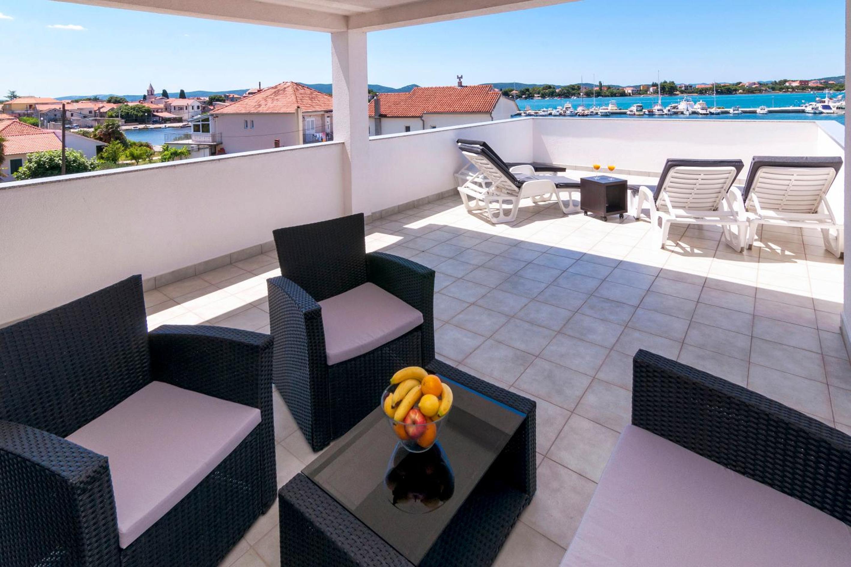 Duplex Two-bedroom Apartment with Terrace and Sea View photo 3