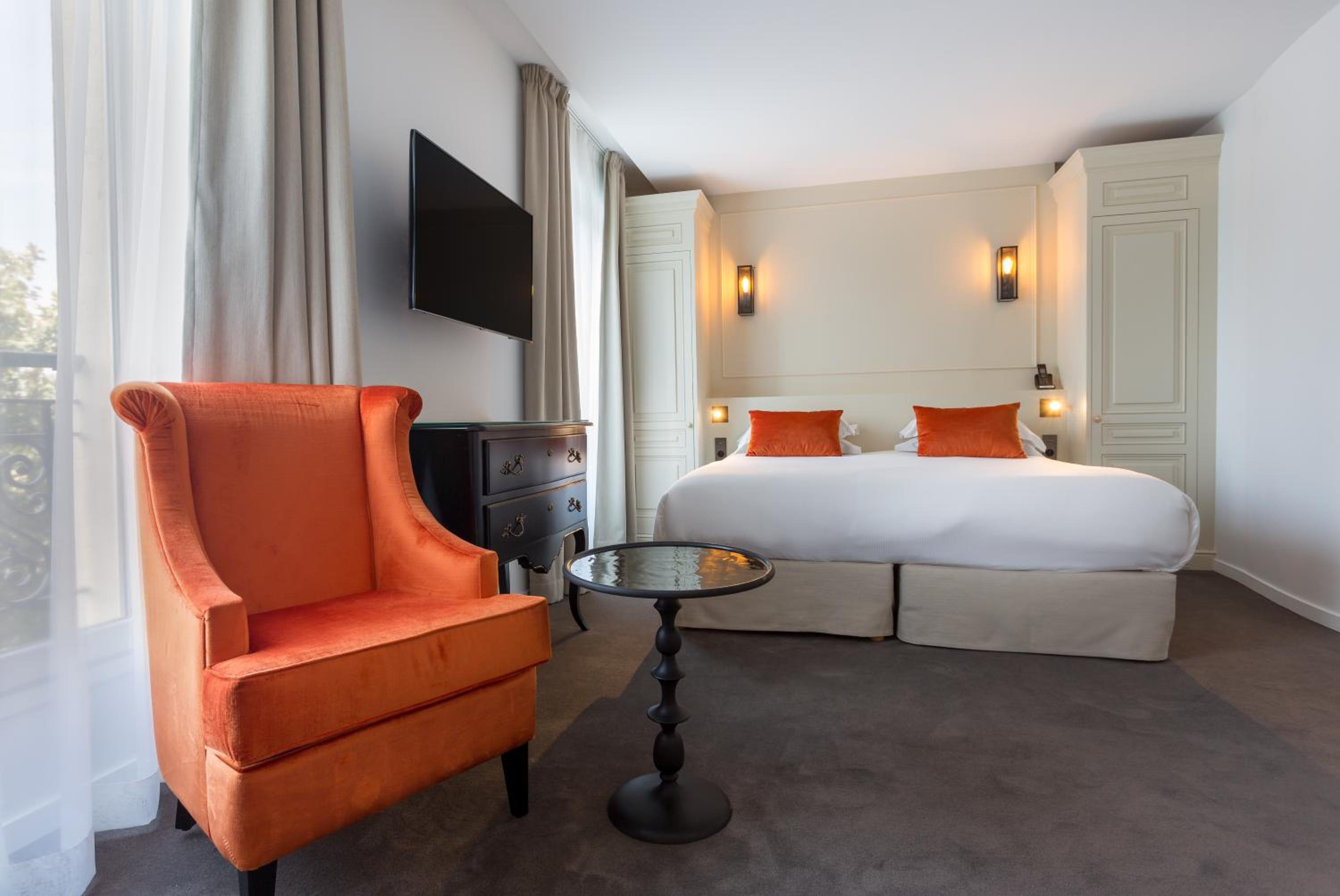 Double Room Duchesse - Eiffel Tower Side View
