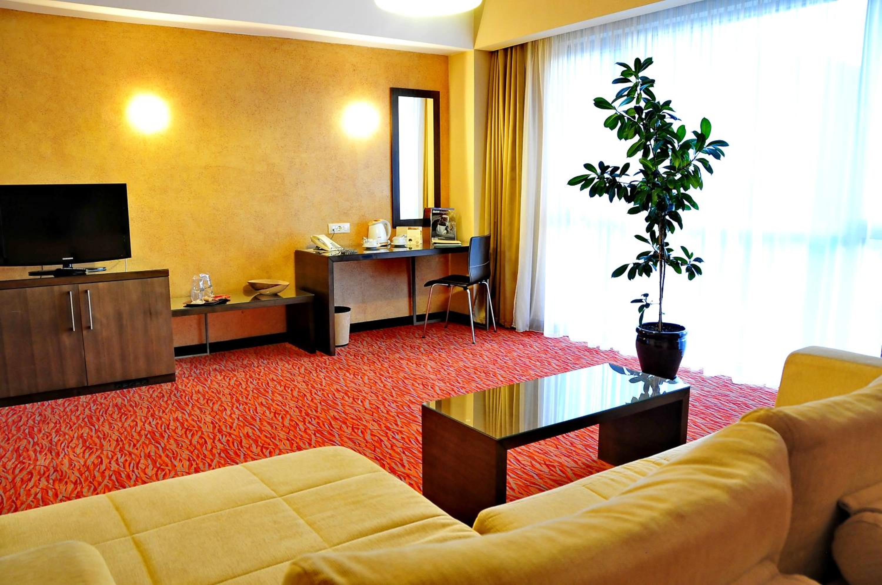Junior Suite with Spa Access photo 3