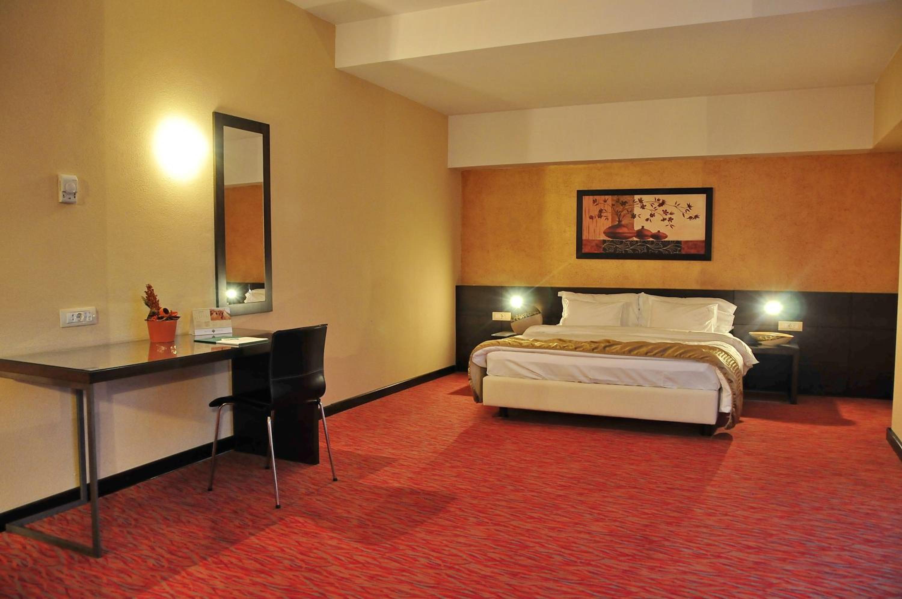 Junior Suite with Spa Access photo 1