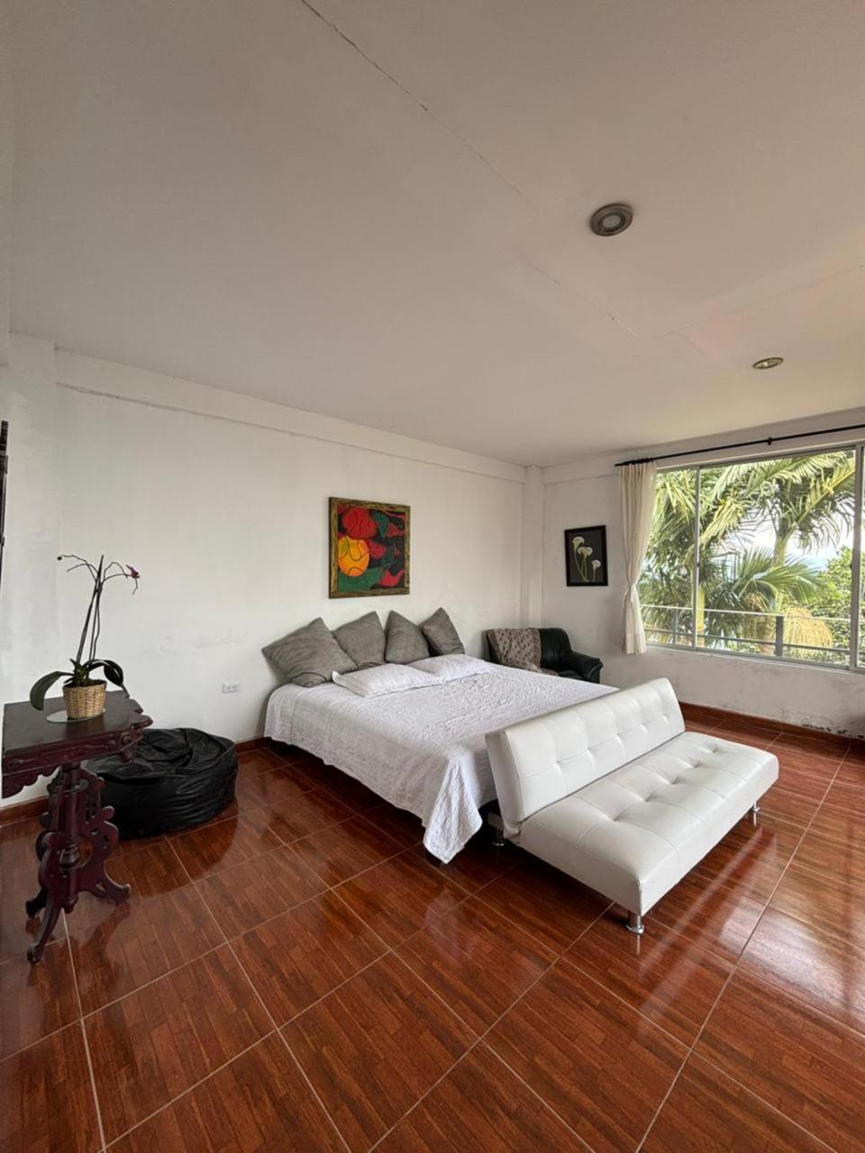 King Suite with Balcony photo 3