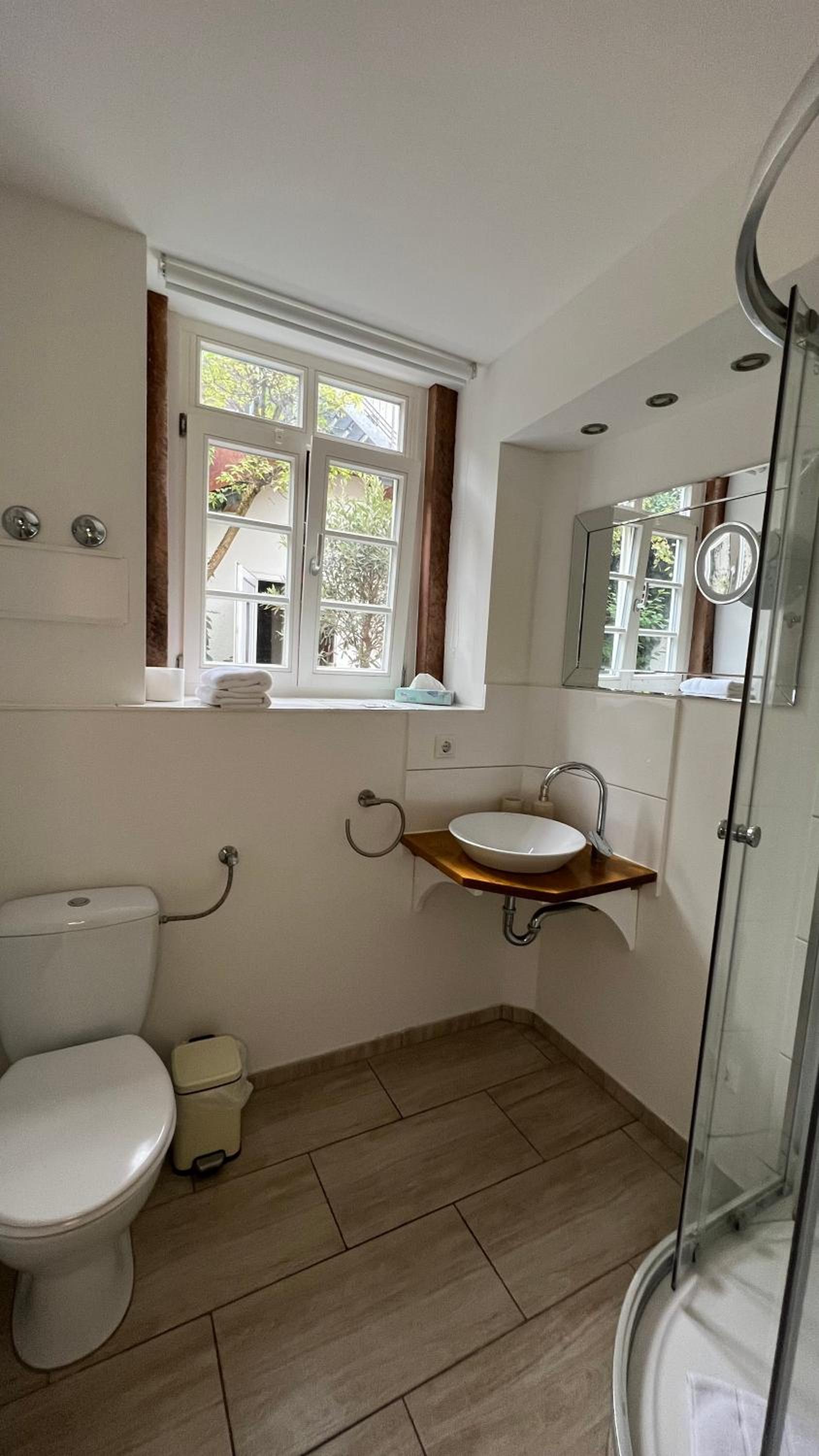 Budget Double Room photo 2