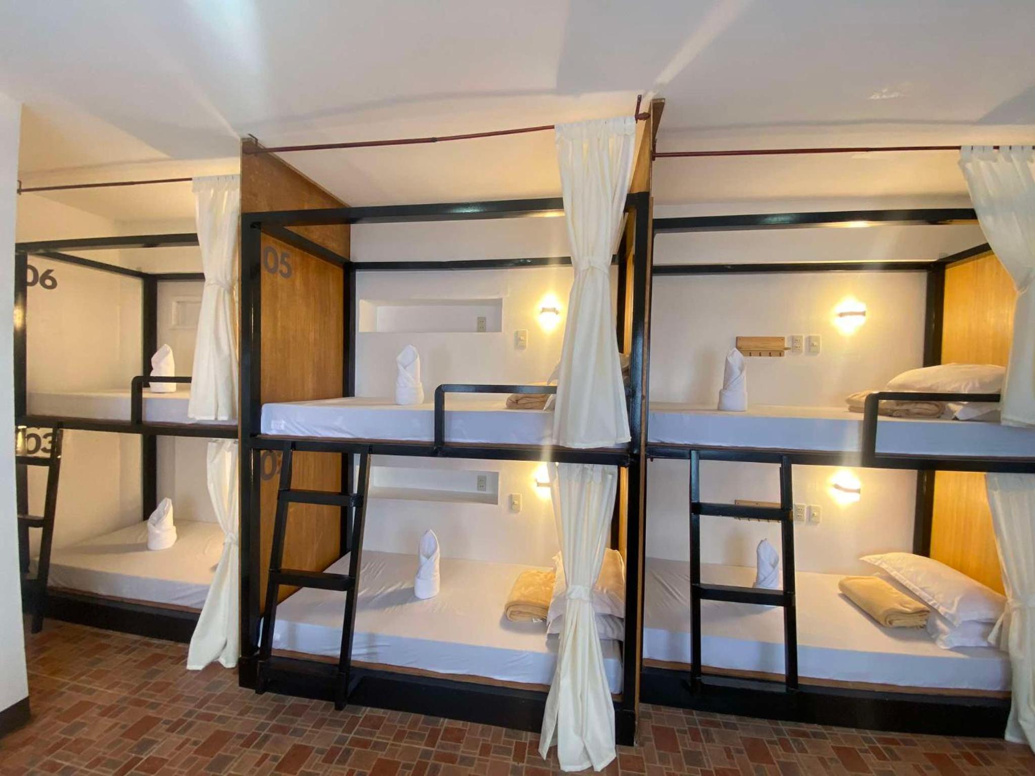 6-Bed Mixed Dormitory Room photo 1