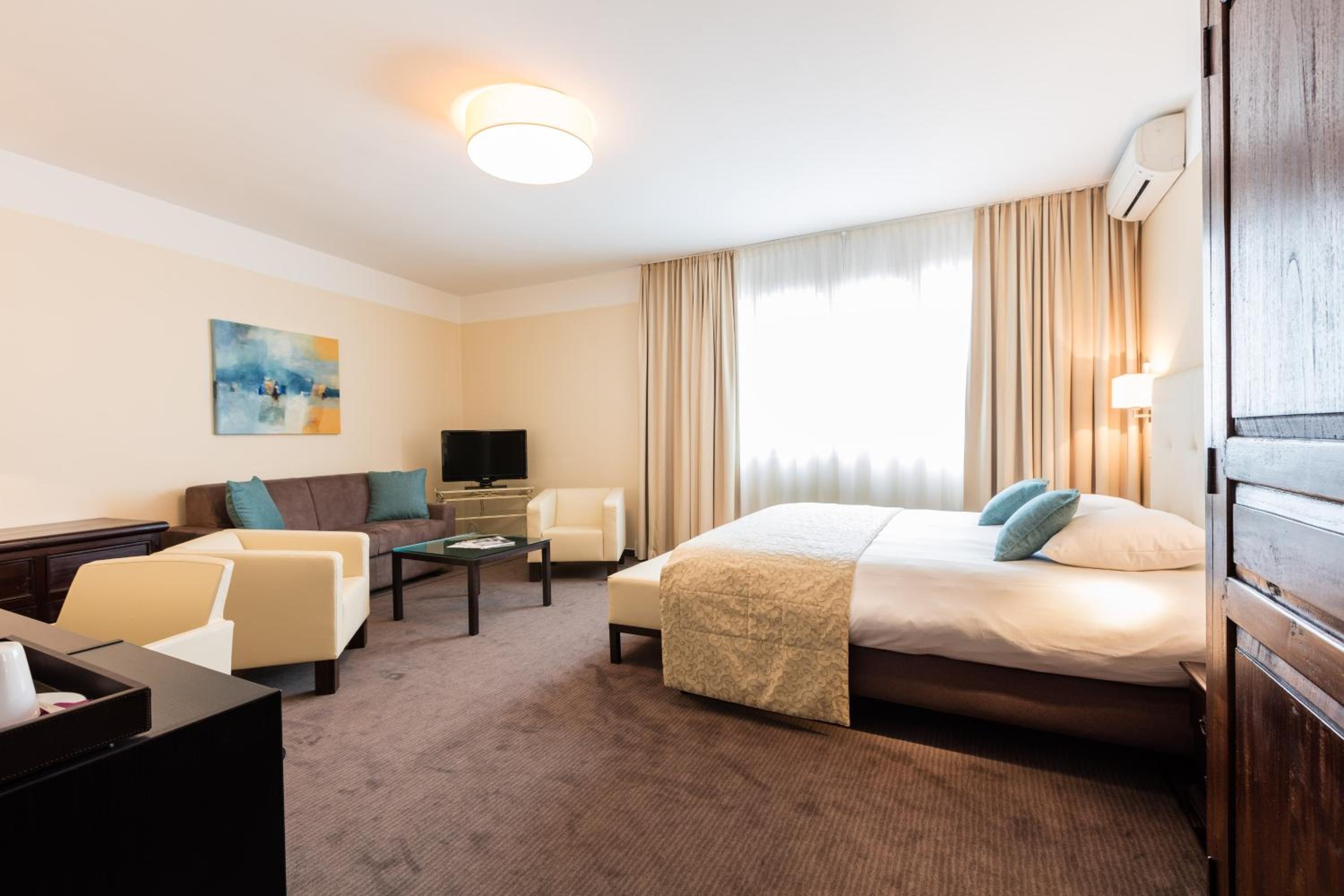 Grand Deluxe Double Room - Photo 2