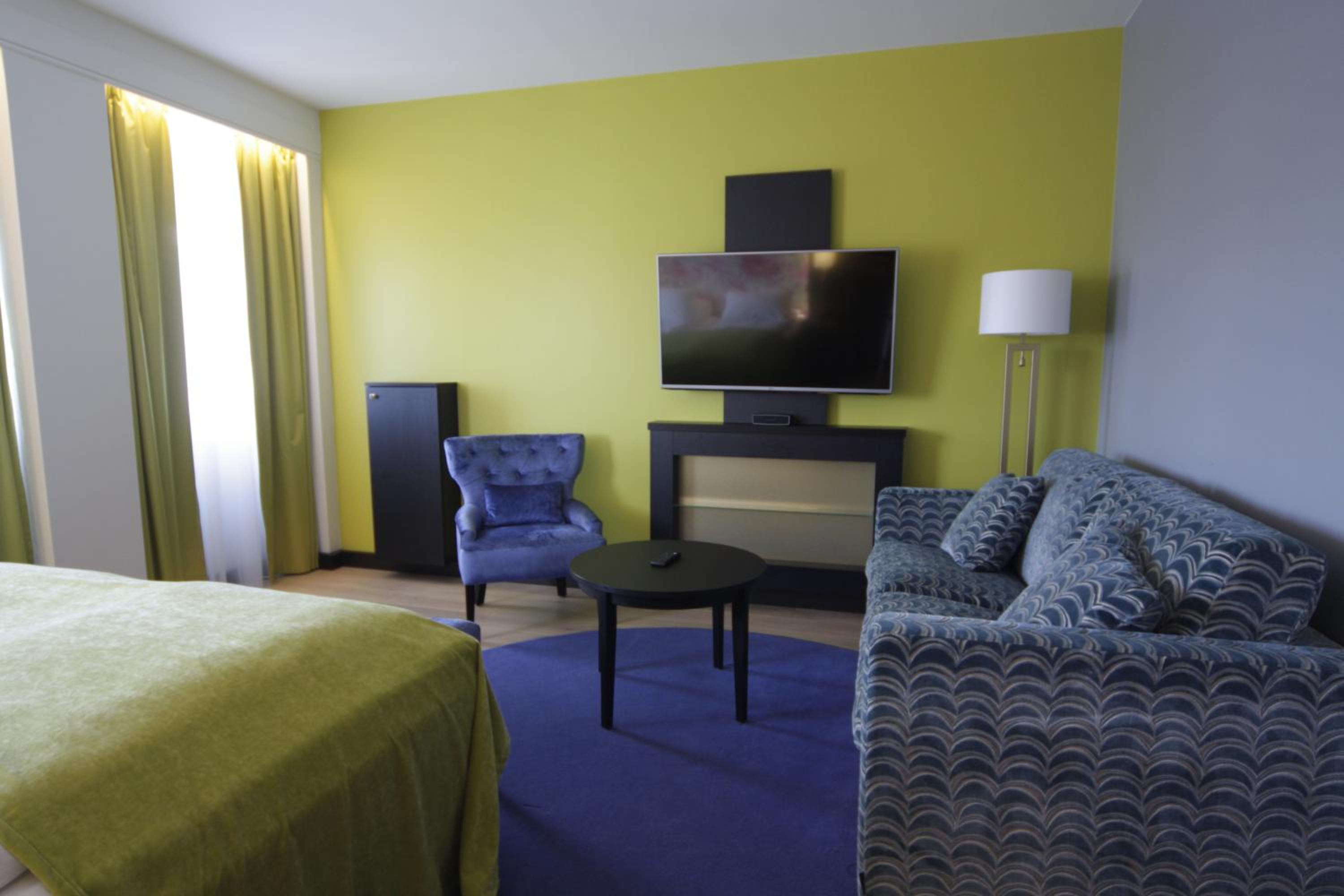 Deluxe Double or Twin Room - Photo 6