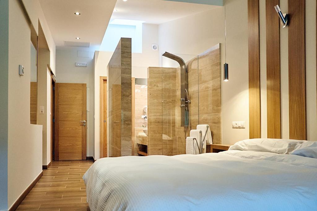 Superior Apartment with Hot Tub - Photo 3