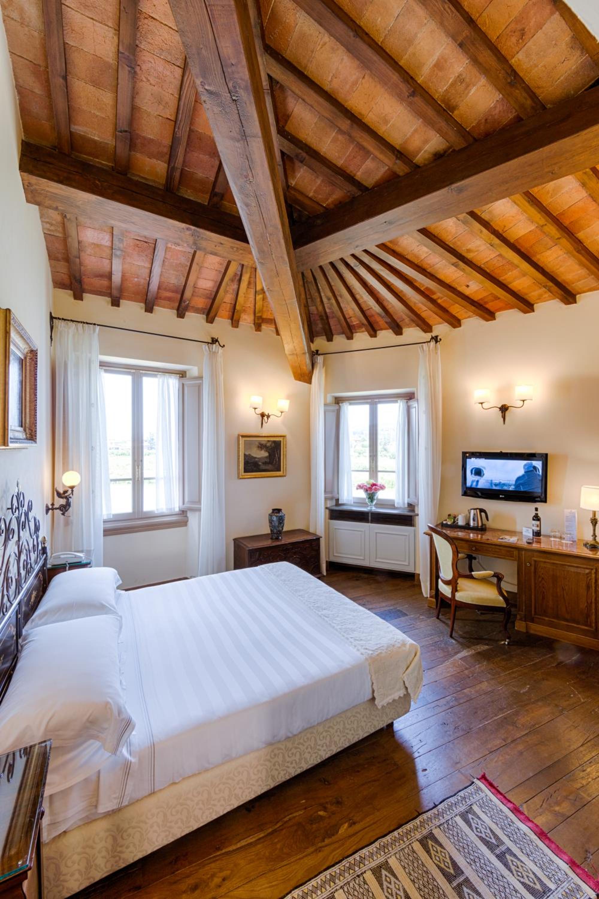 Superior Double Room with River View thumbnail 5