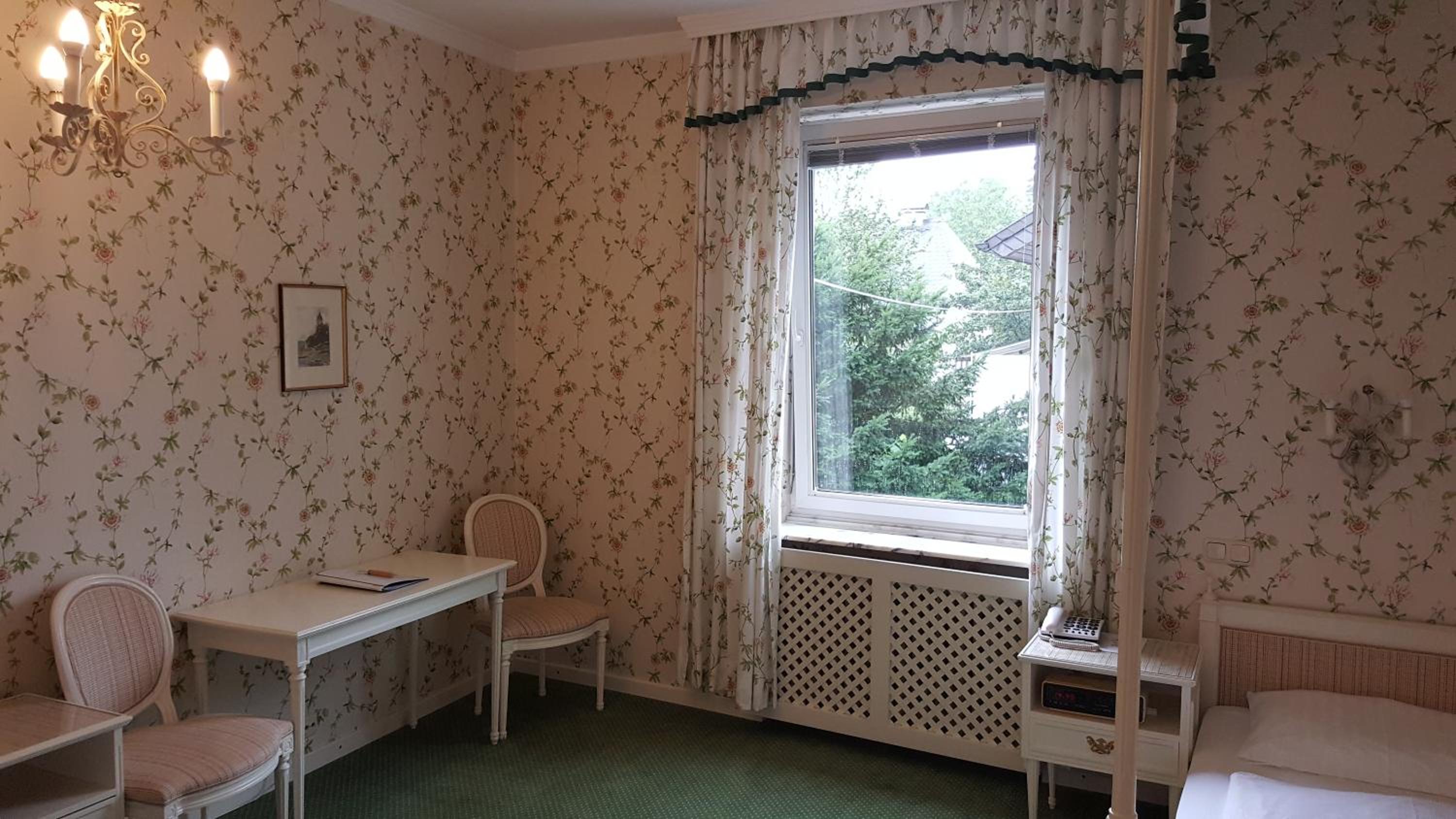 Twin Room - Photo 4
