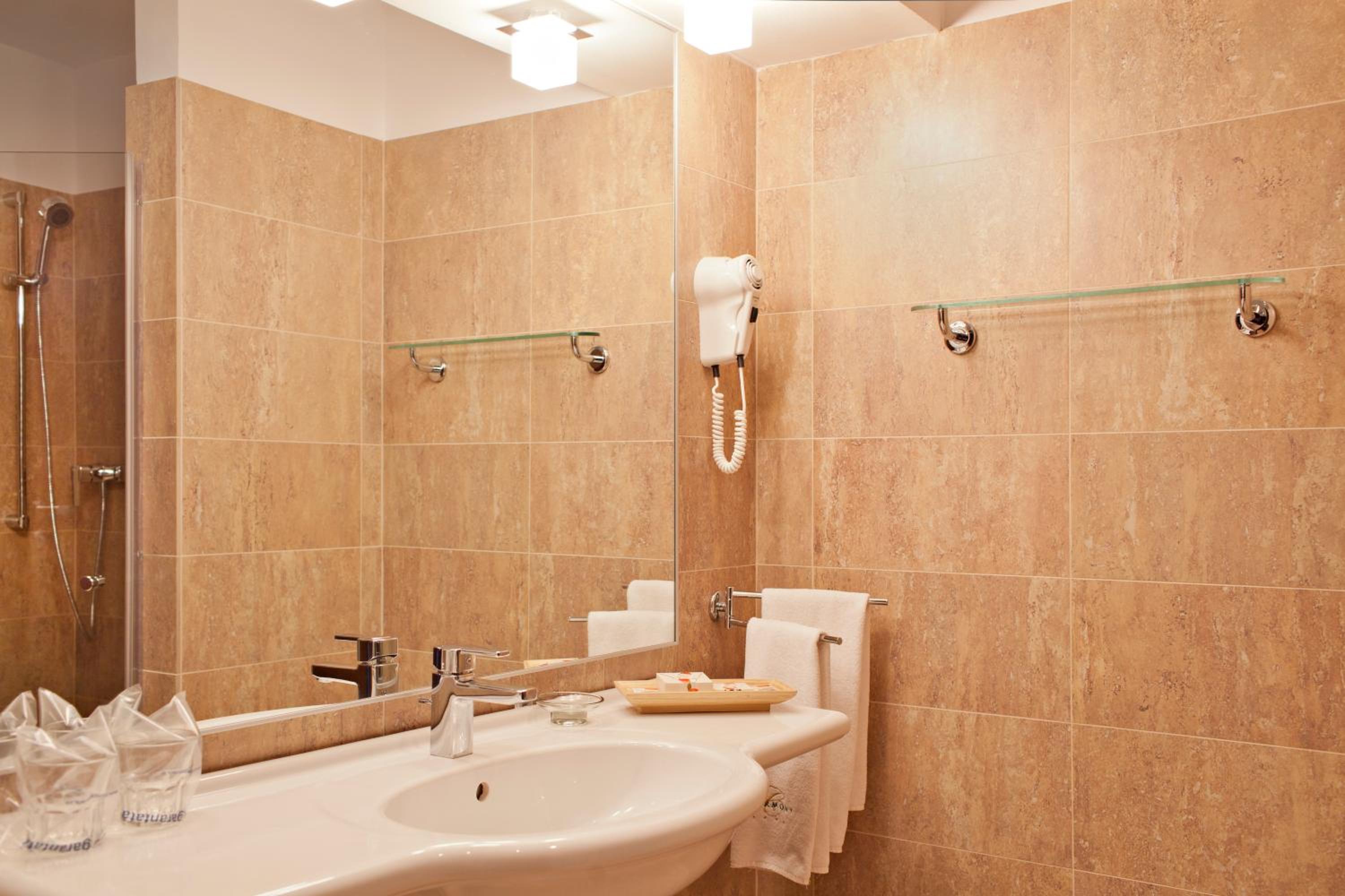 Standard Double Room with Spa Access - corpul B photo 2