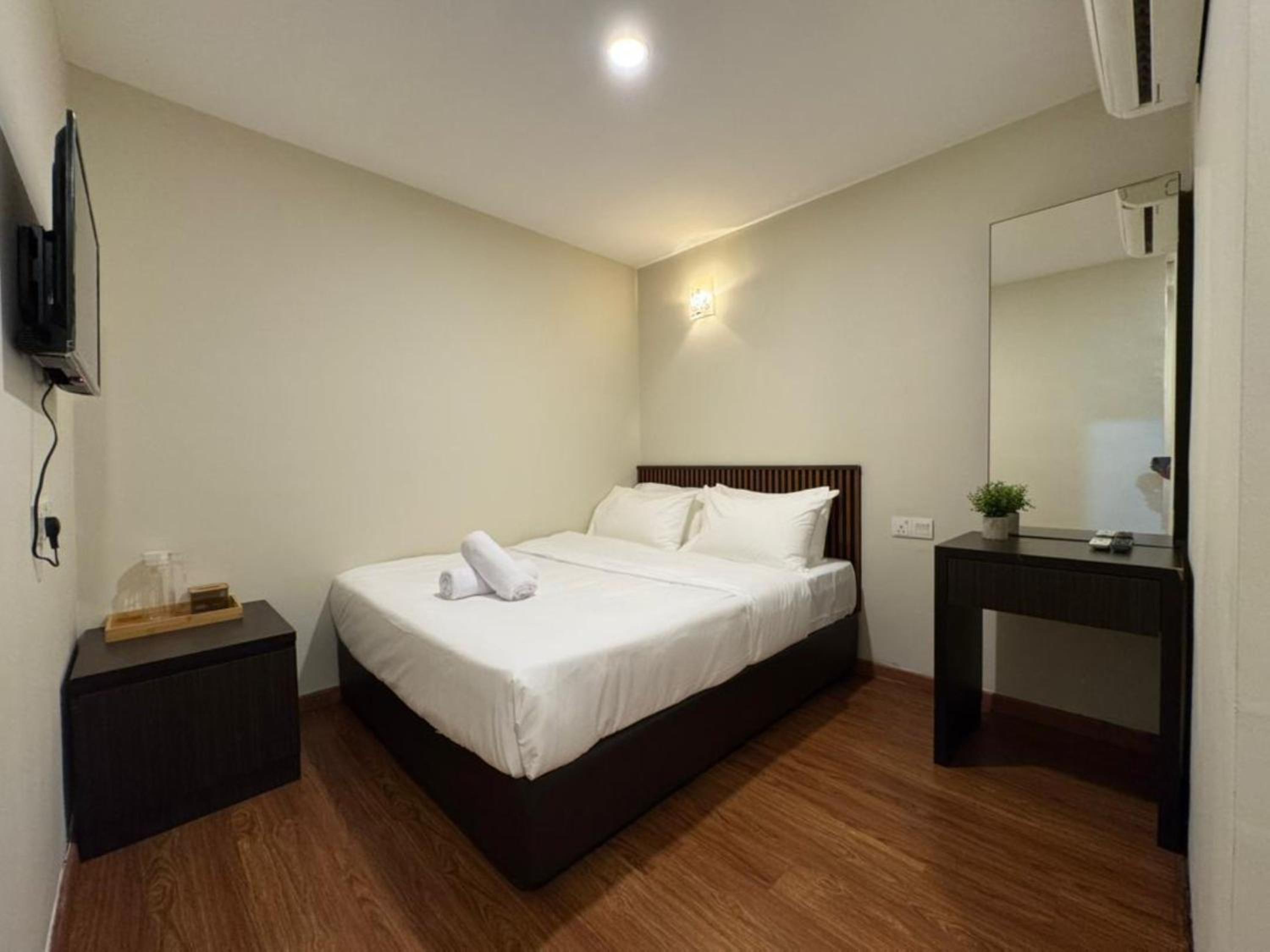 Standard Queen Room