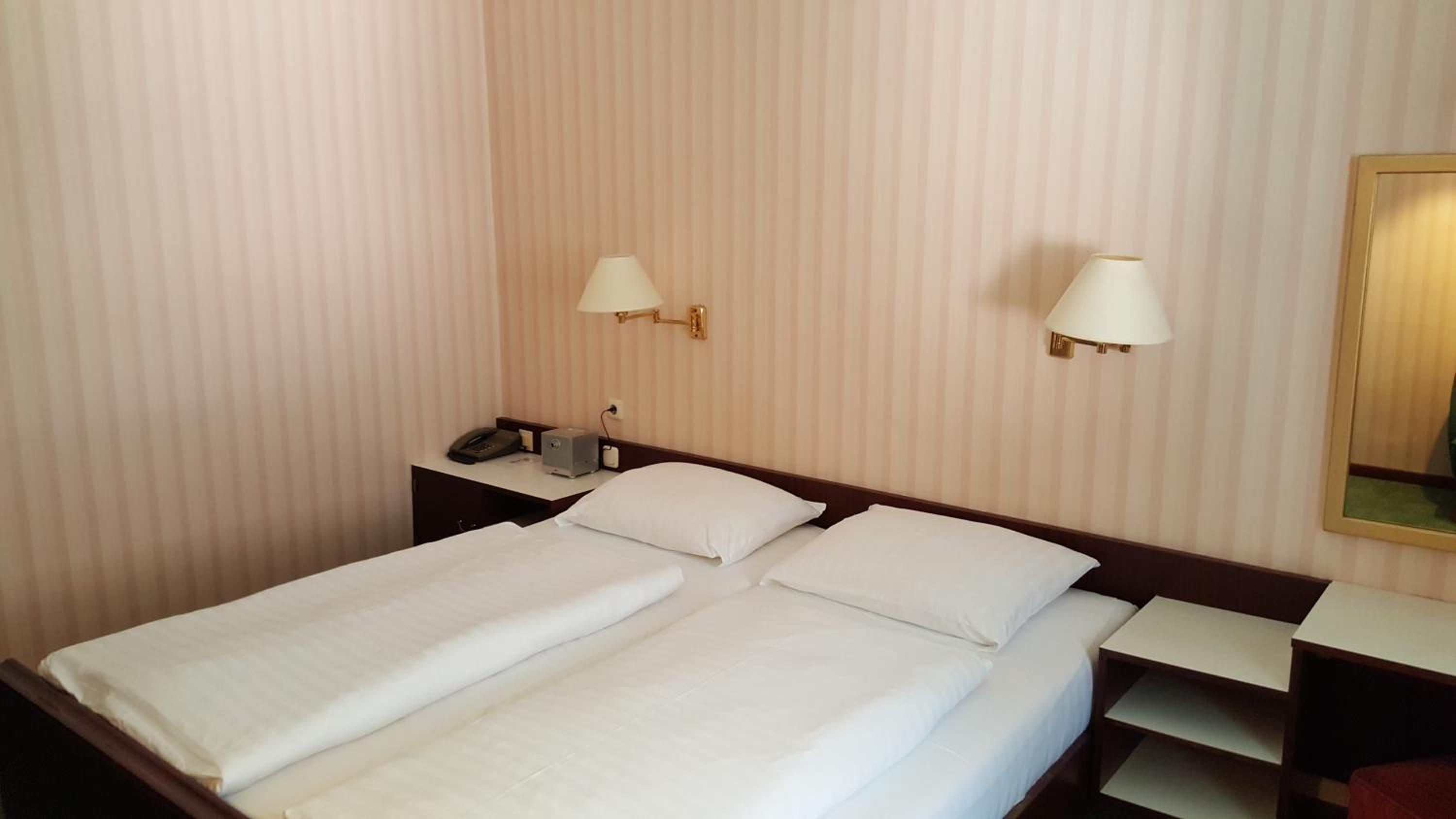Double Room - Photo 2