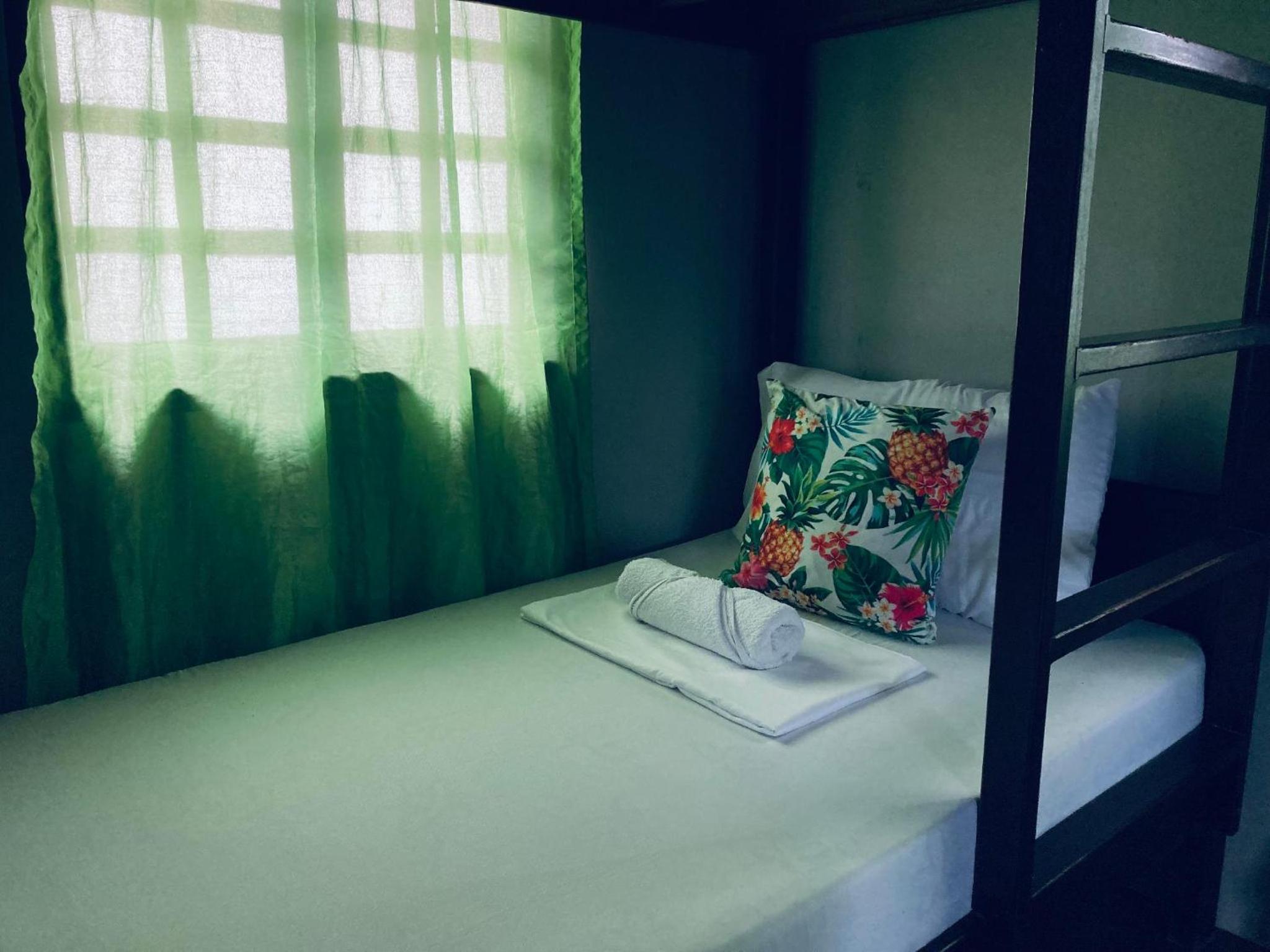Standard Quadruple Room - Photo 6