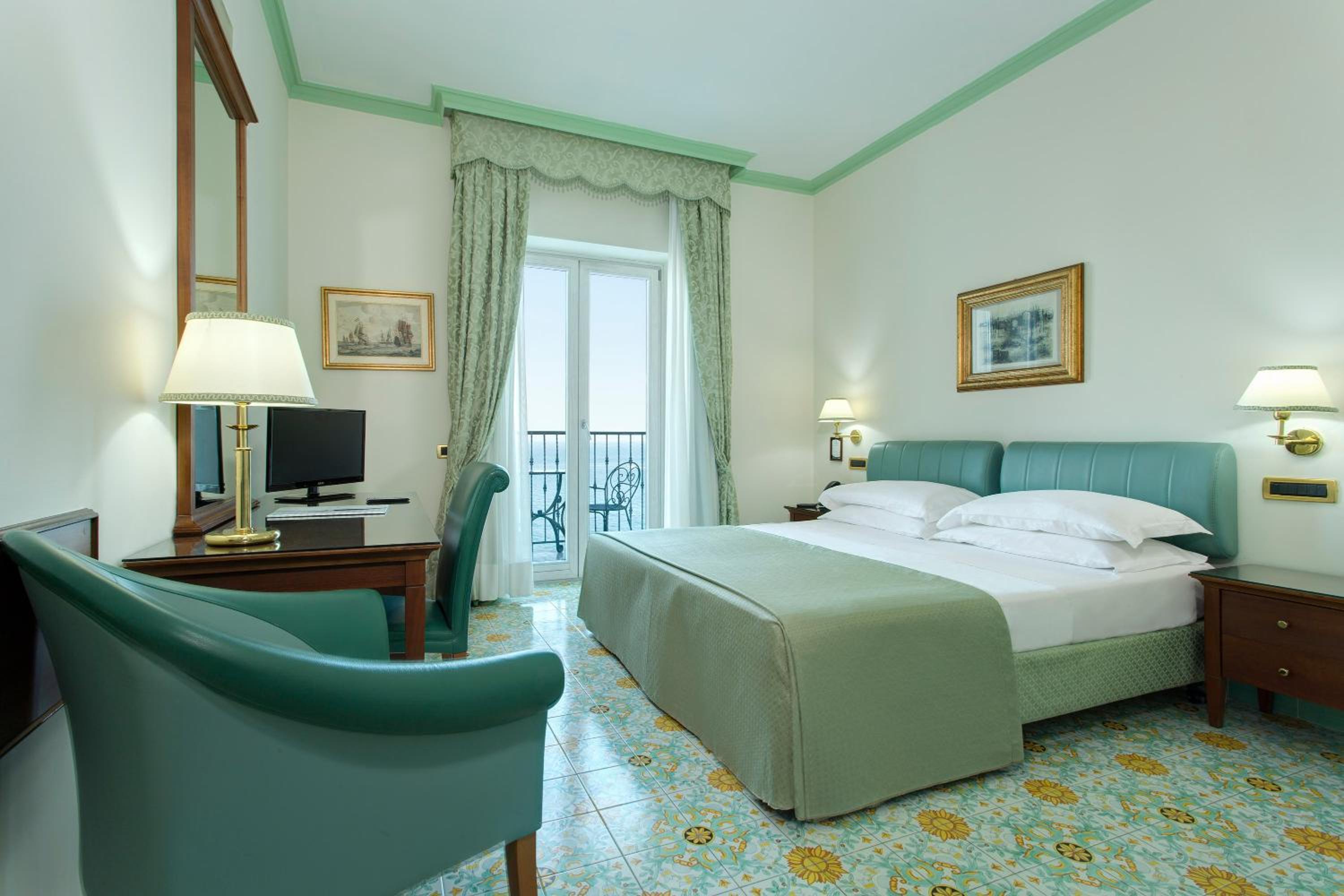Double Room with Sea View - Photo 1