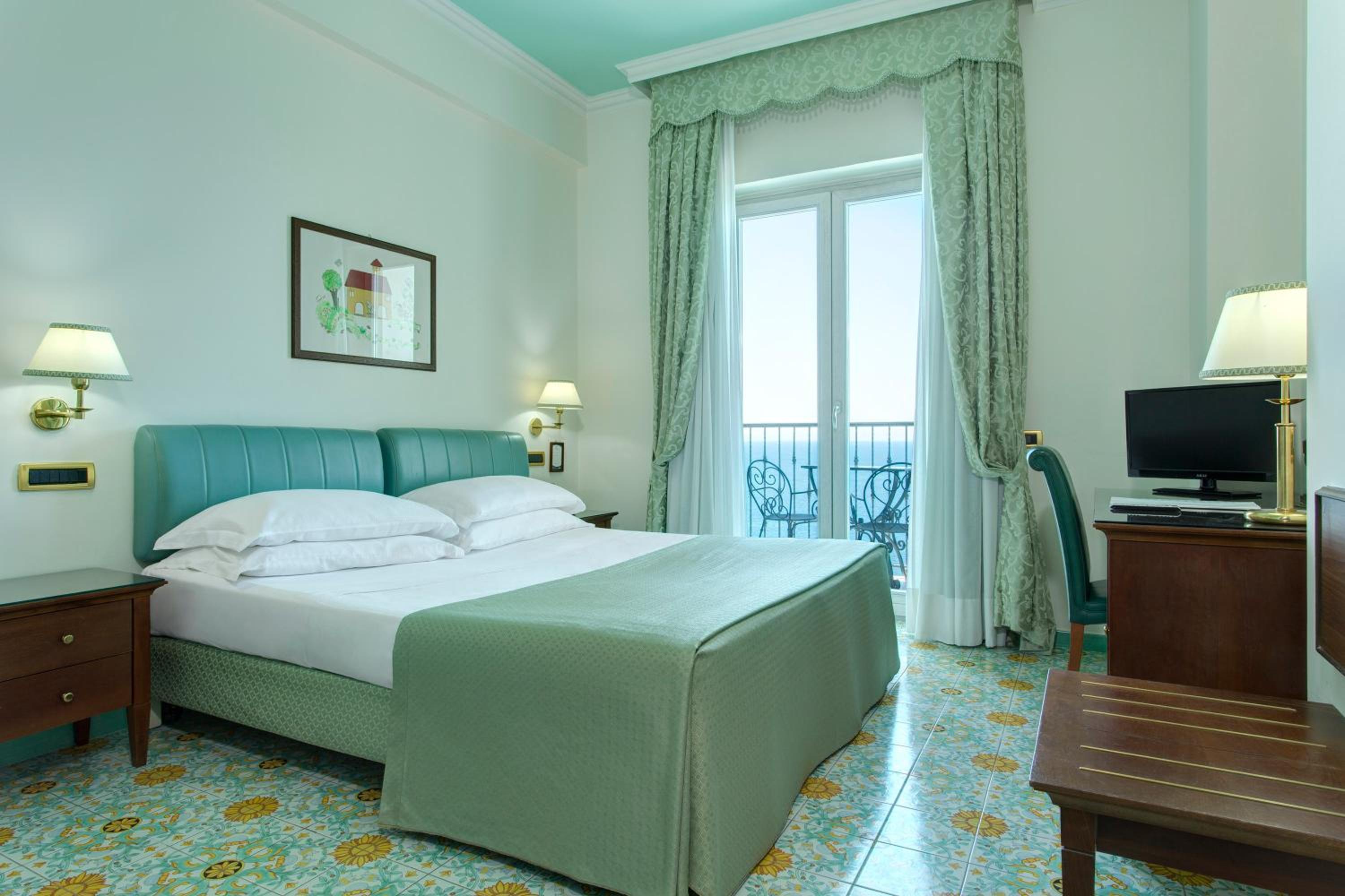 Double Room with Sea View - Photo 8