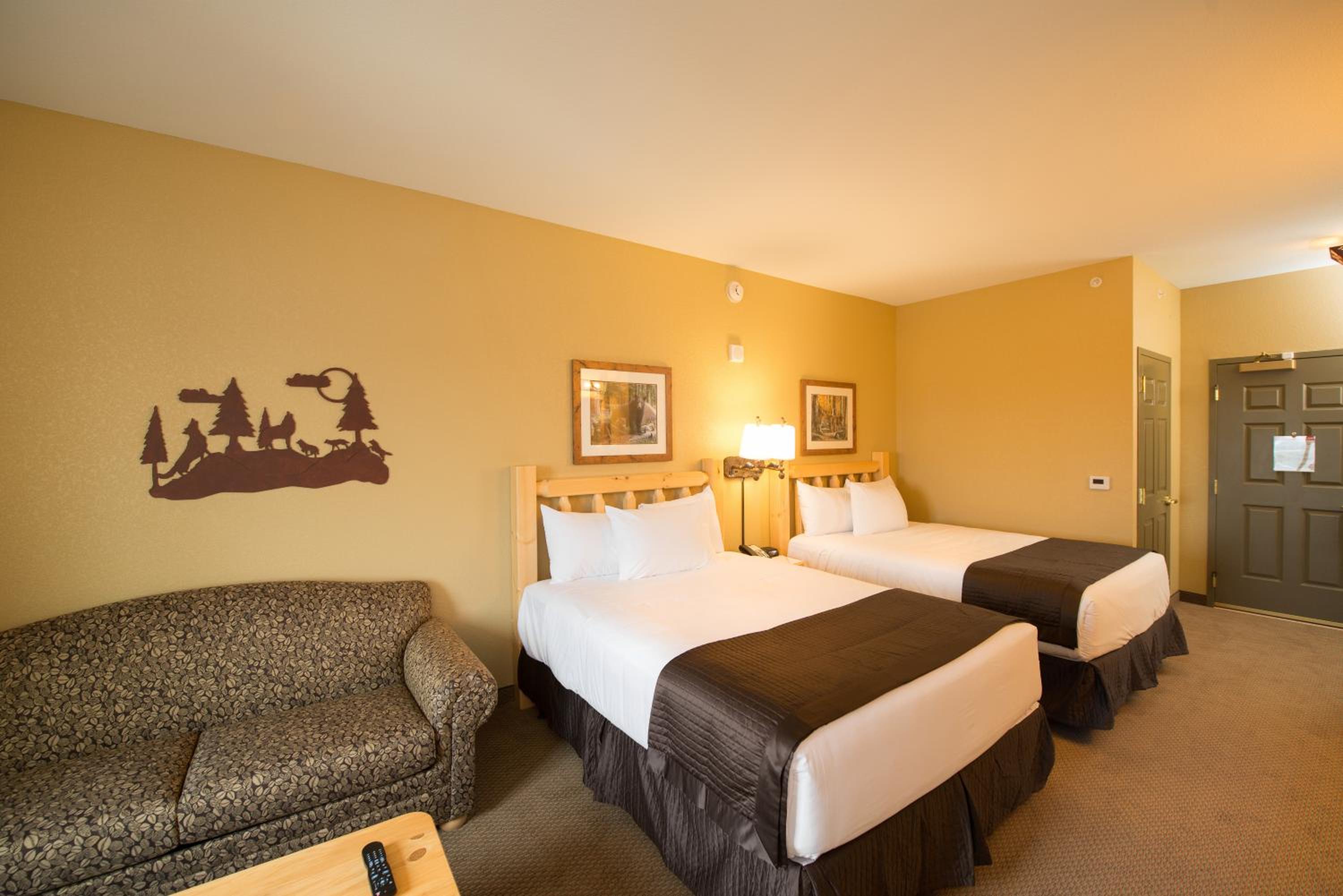 Grand Bear Suite - Water Park Included  photo 3