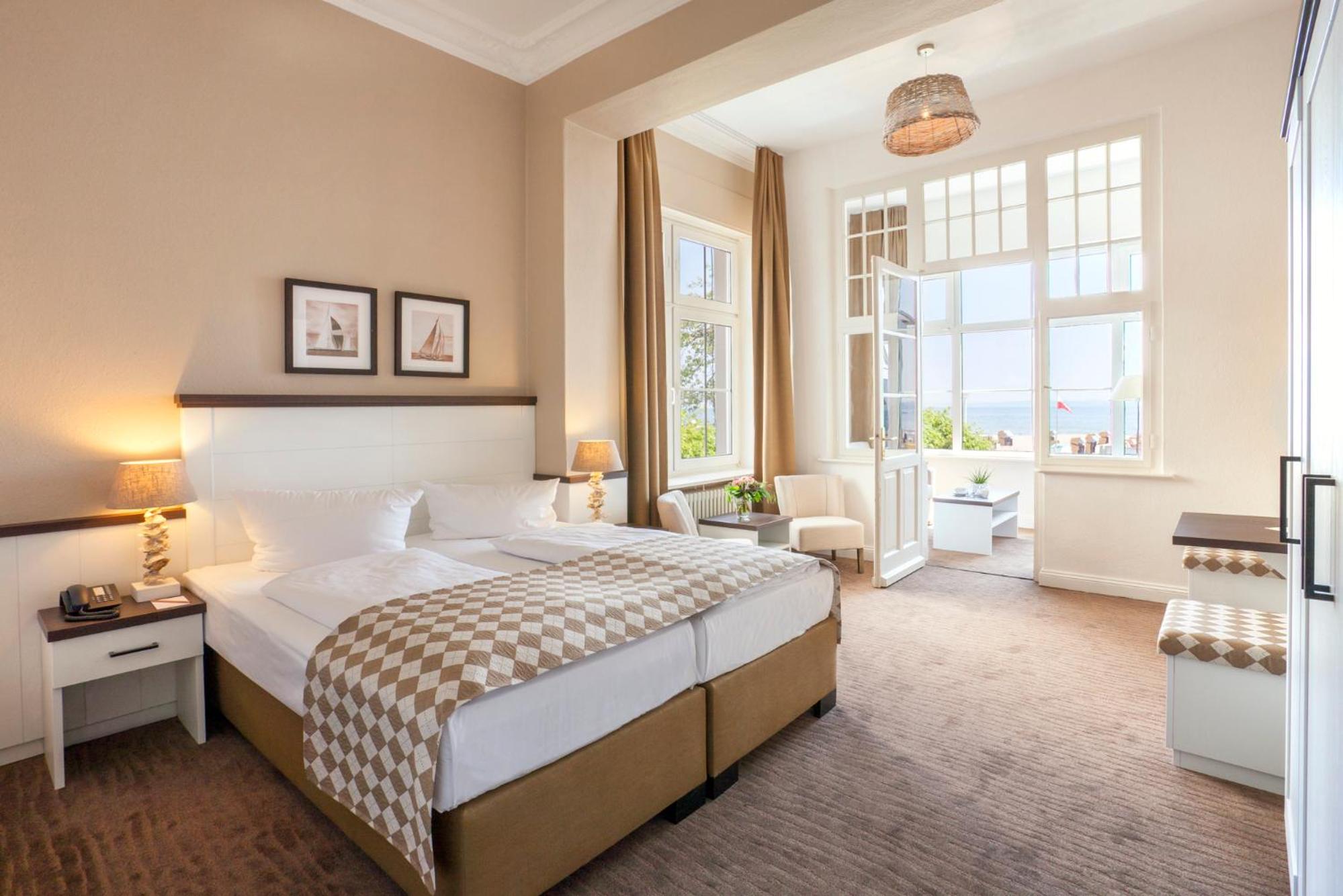 Deluxe Double Room with Sea View - Photo 6