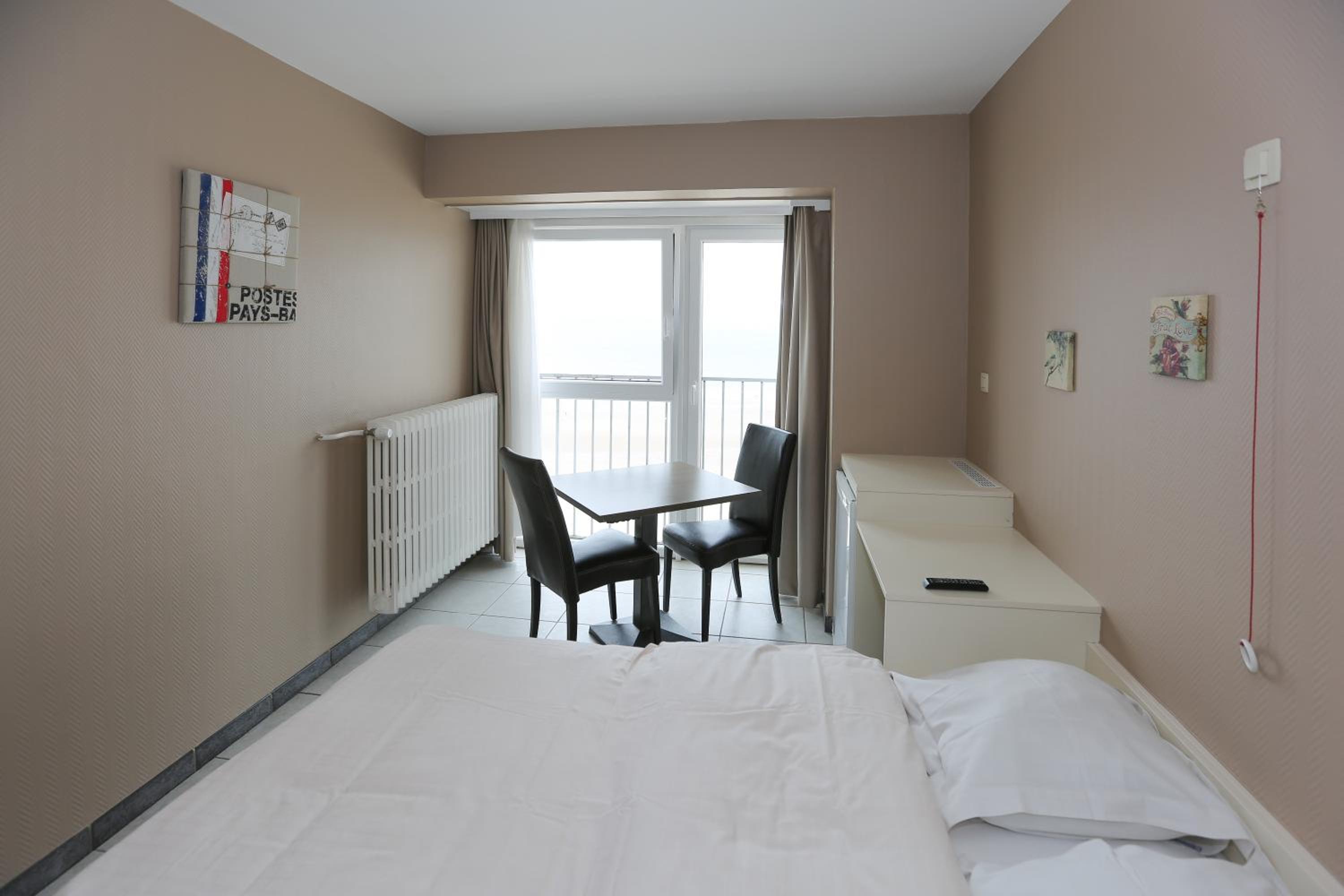Standard Double Room with Sea View - Photo 12