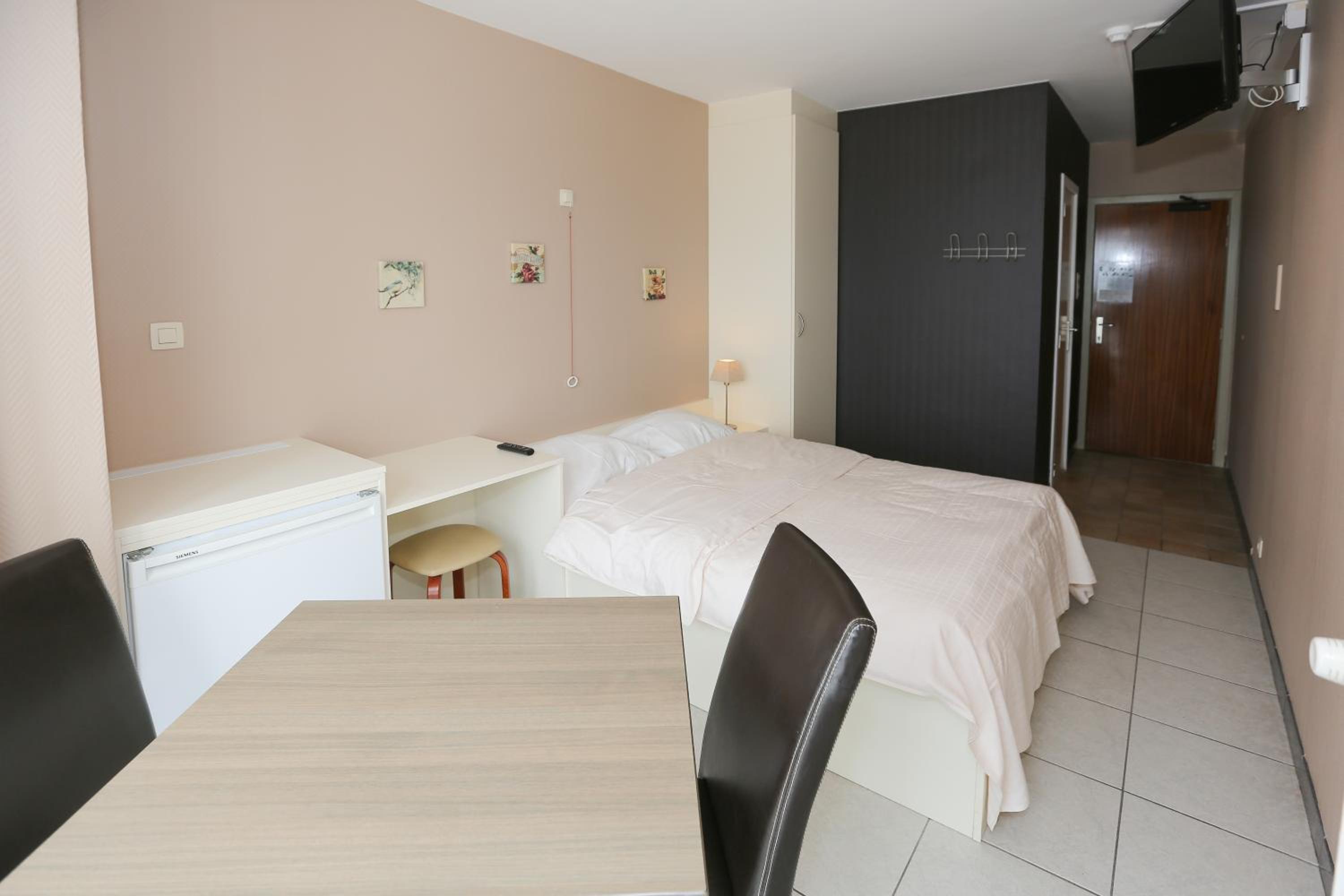 Standard Double Room with Sea View - Photo 11