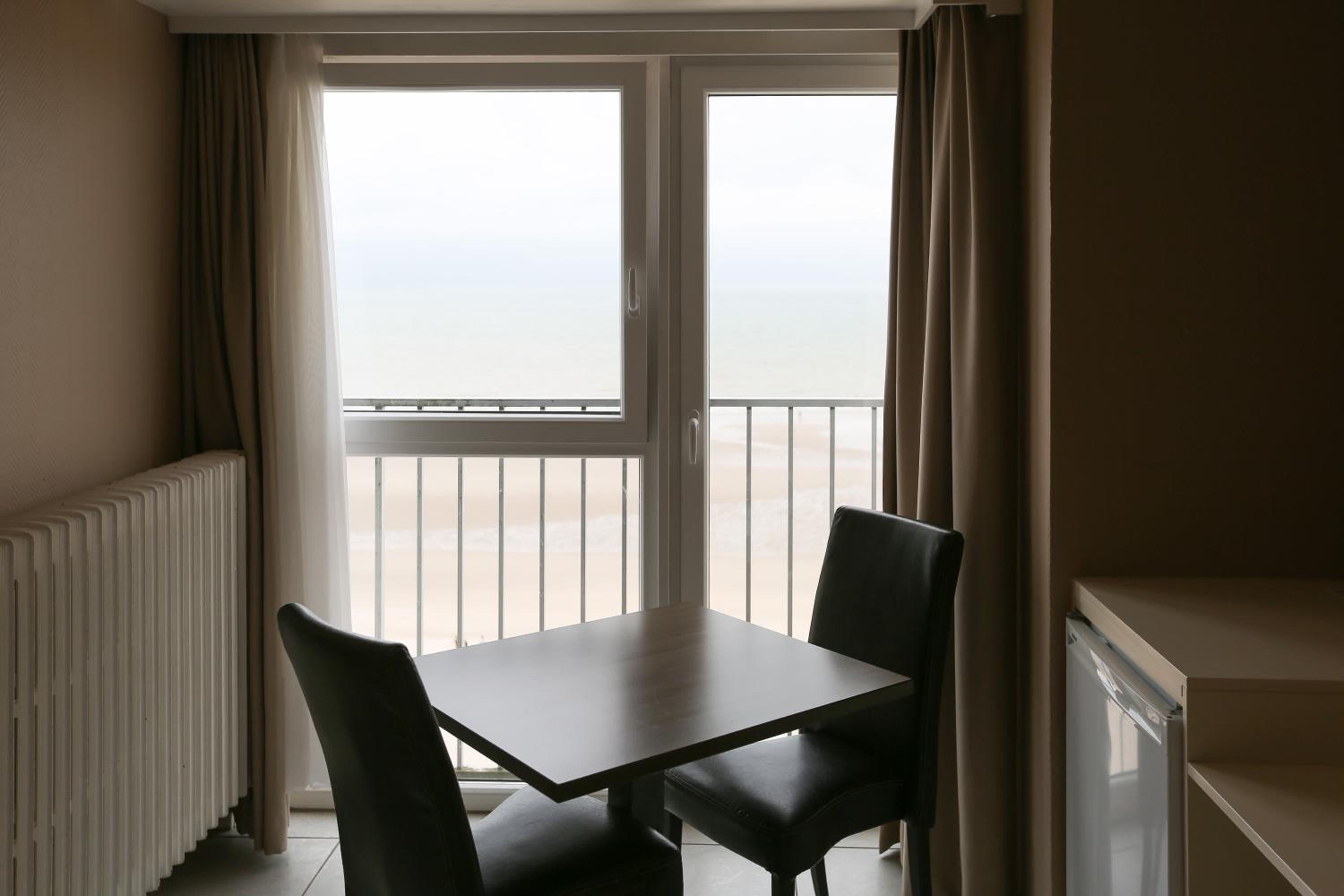 Standard Double Room with Sea View - Photo 17