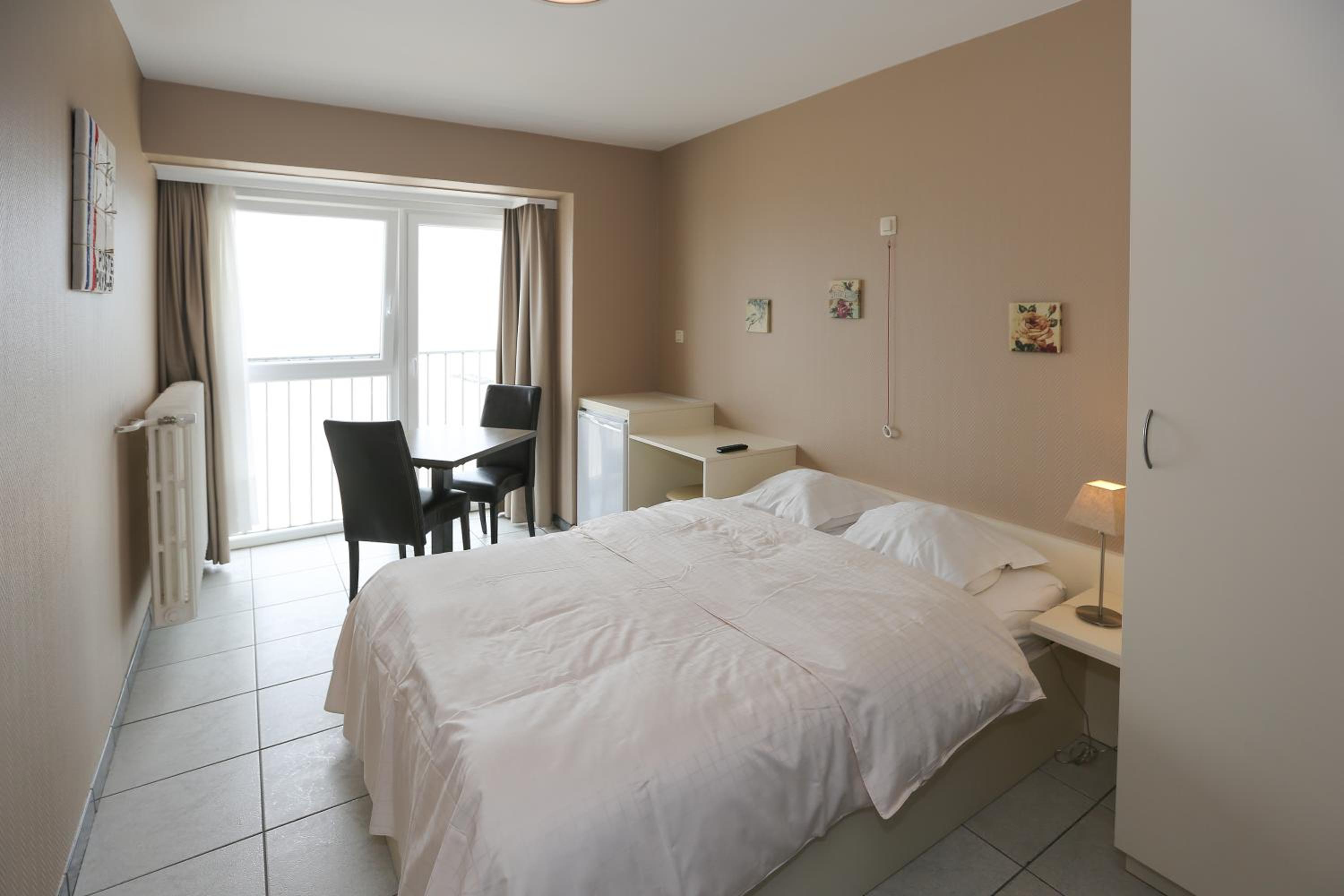 Standard Double Room with Sea View - Photo 13