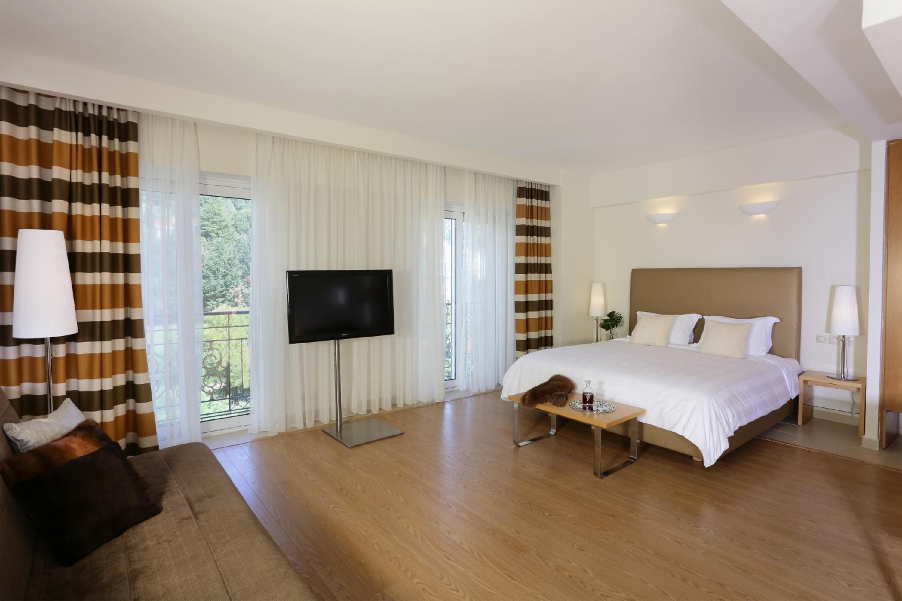 Junior Suite with Garden View - Photo 8