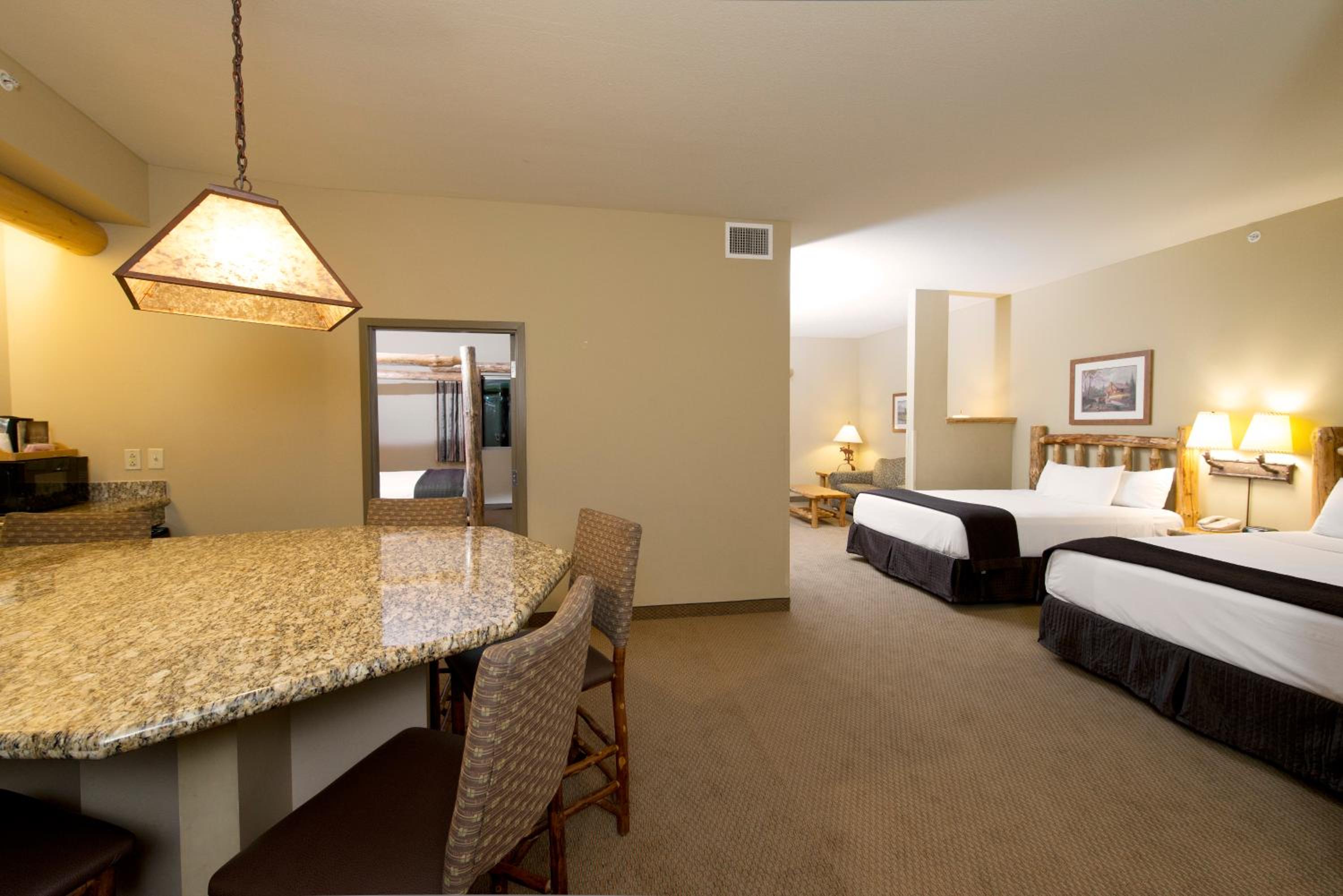 Majestic Bear Suite - Water Park Included  photo 1
