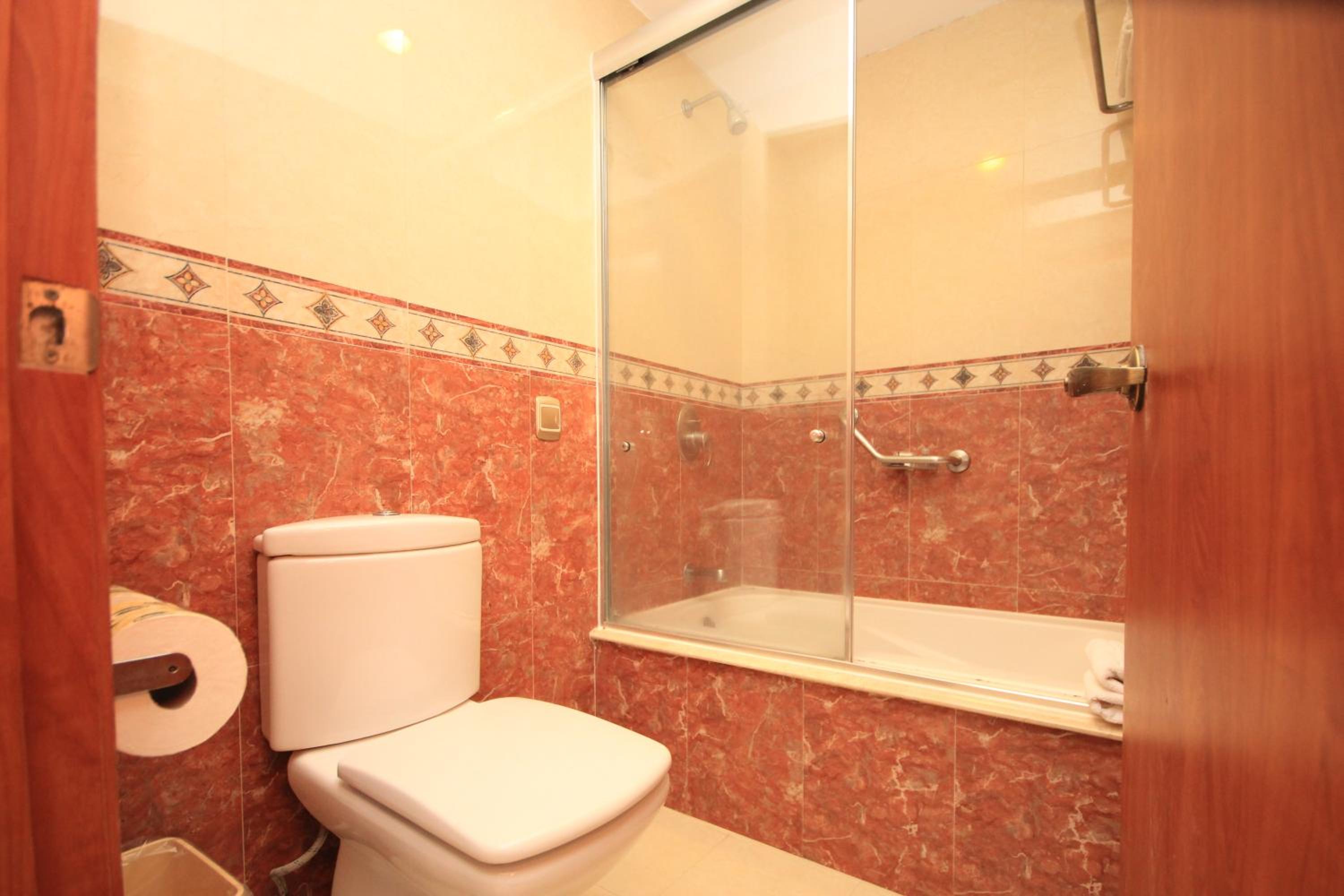 Double Room with Two Double Beds - Photo 7
