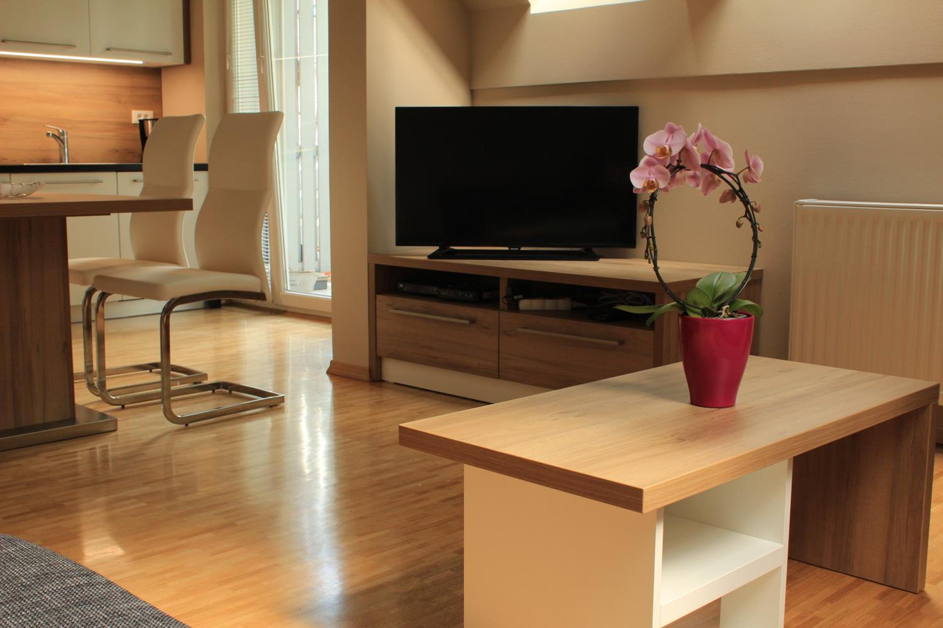 Apartment with Balcony photo 1