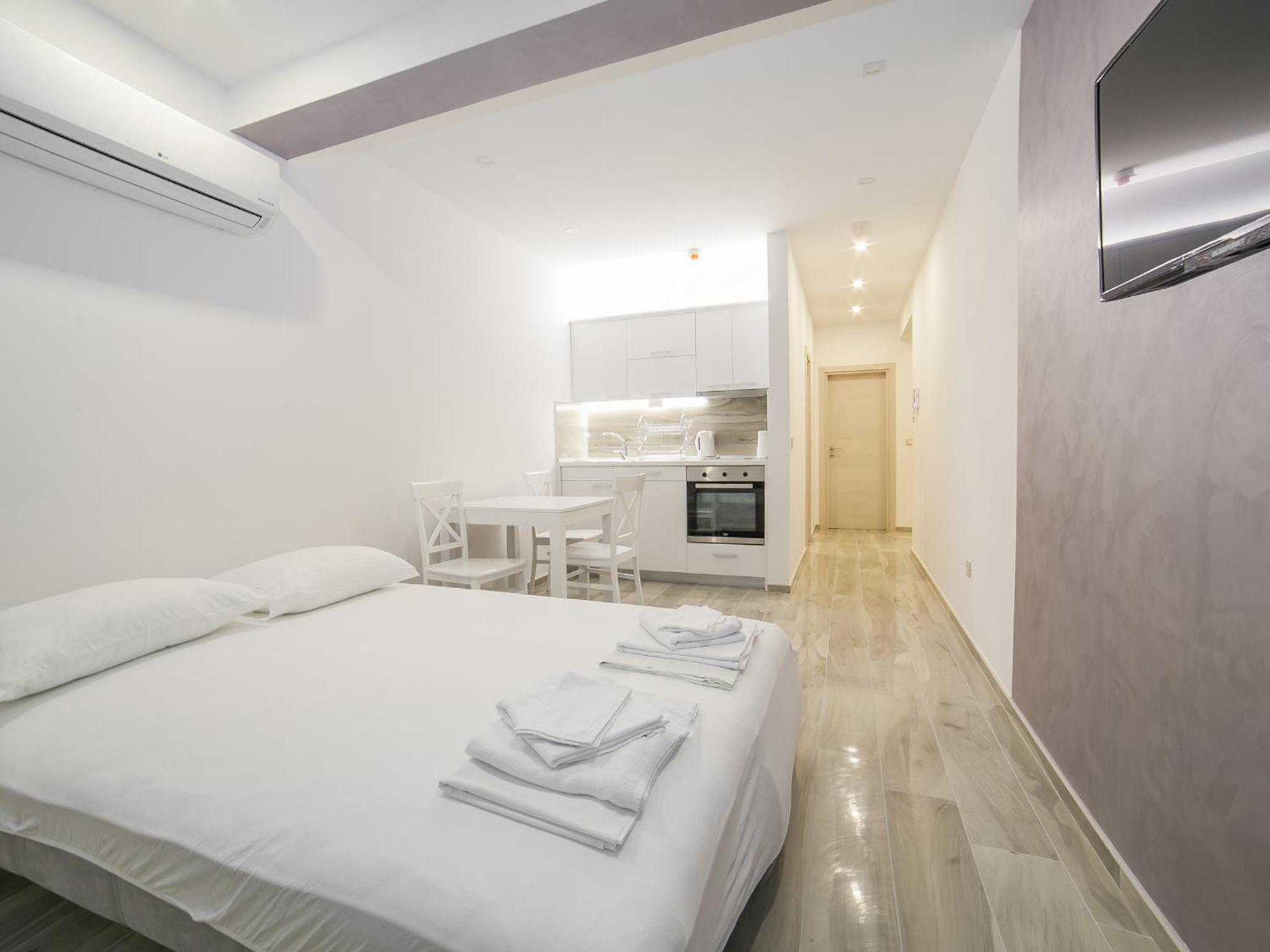 One-Bedroom Apartment with Pool View