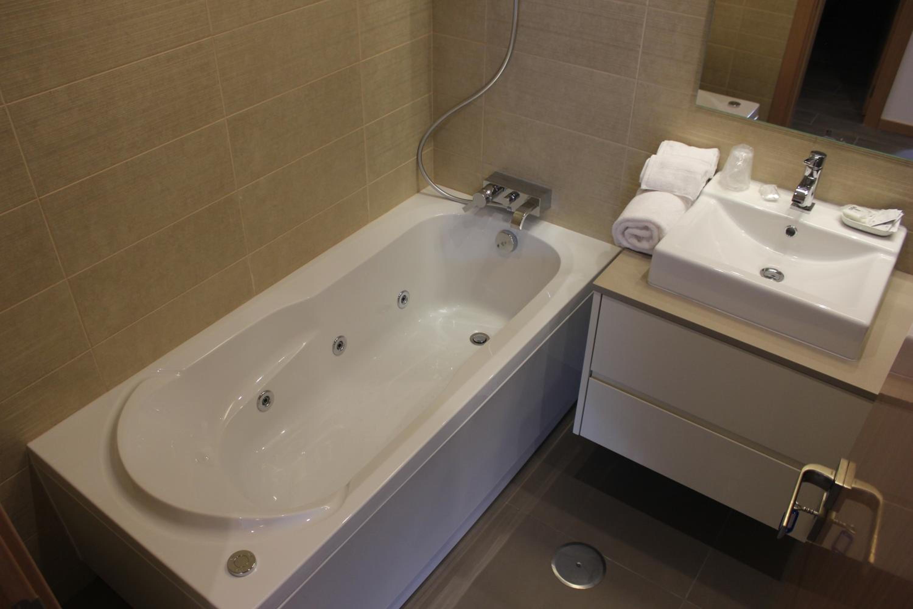 One-Bedroom Apartment - Photo 29