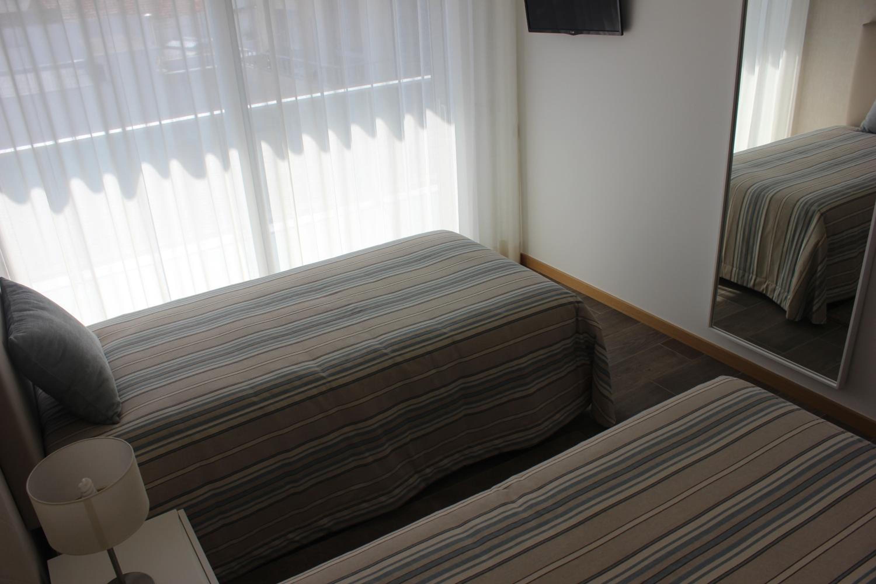 Three-Bedroom Apartment - Photo 6