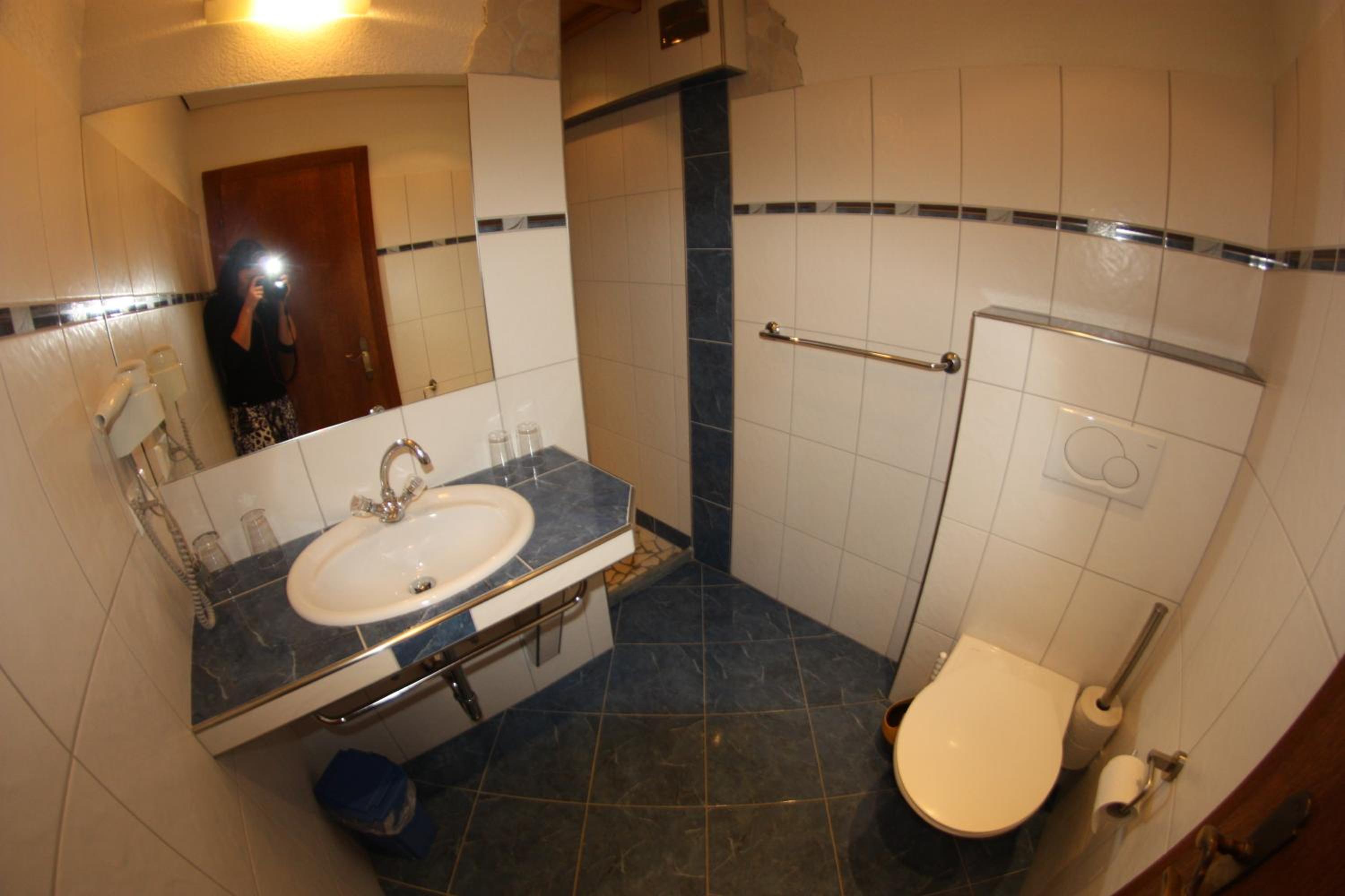 Double Room - Photo 11