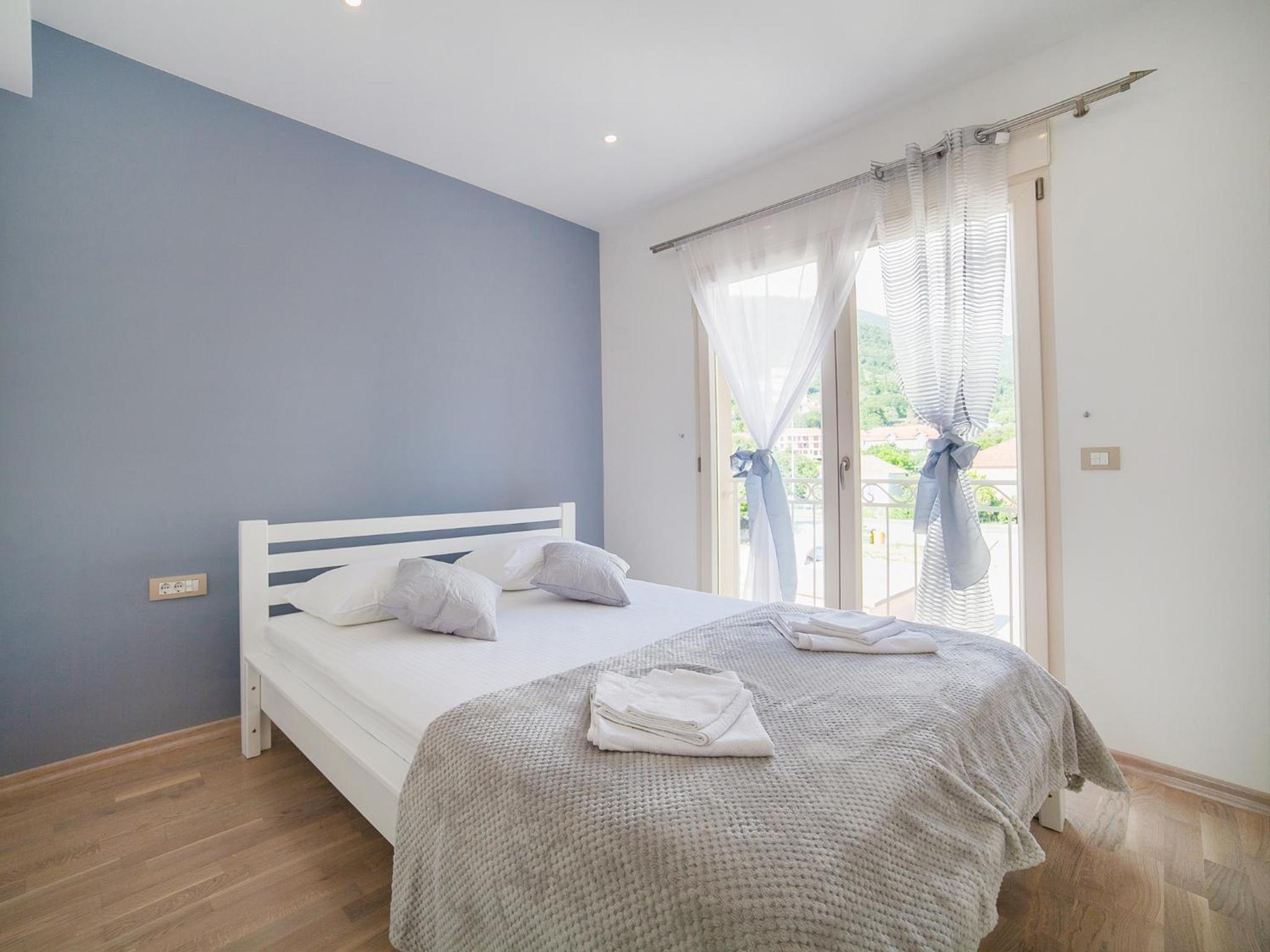 One Bedroom Apartment with Sea and Pool View