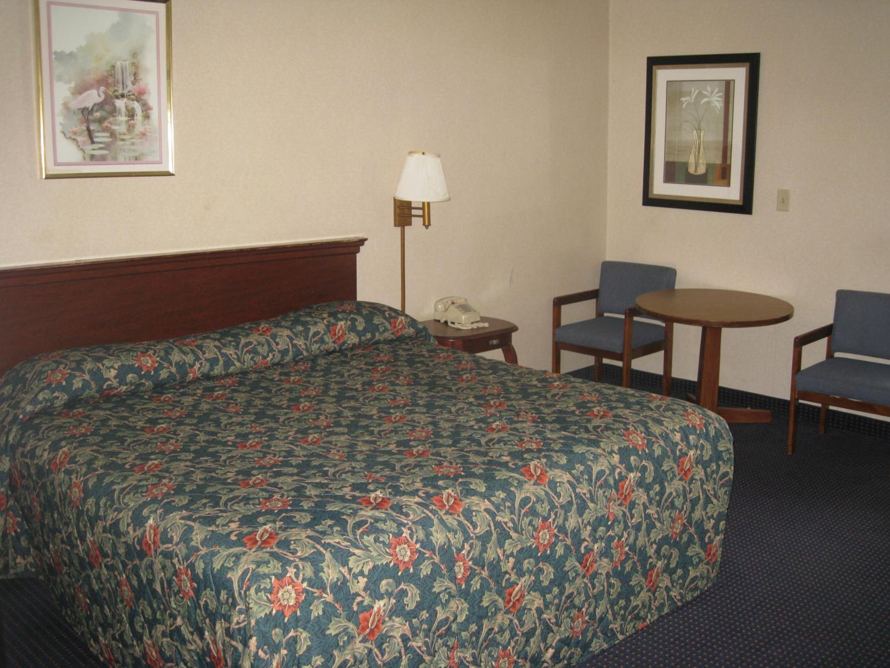 Standard King Room - Smoking - Photo 2
