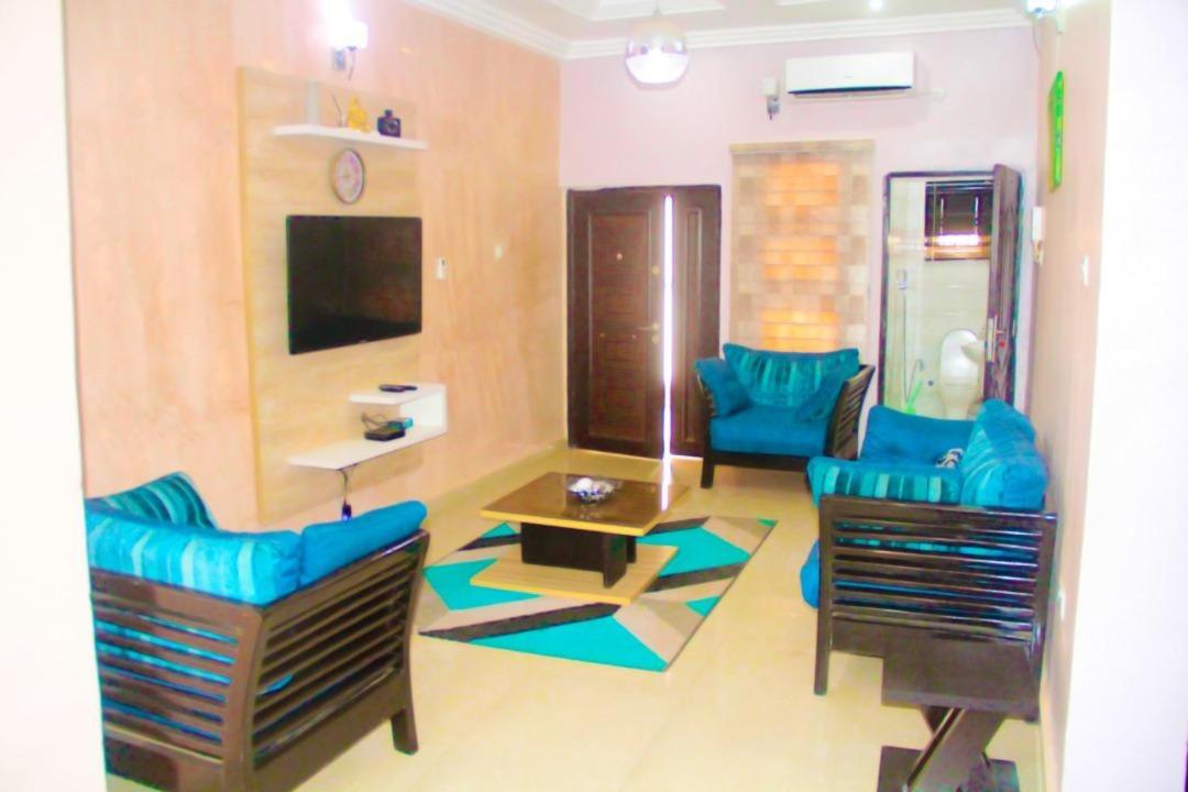 Classic One-Bedroom Apartment with King Bed photo 2