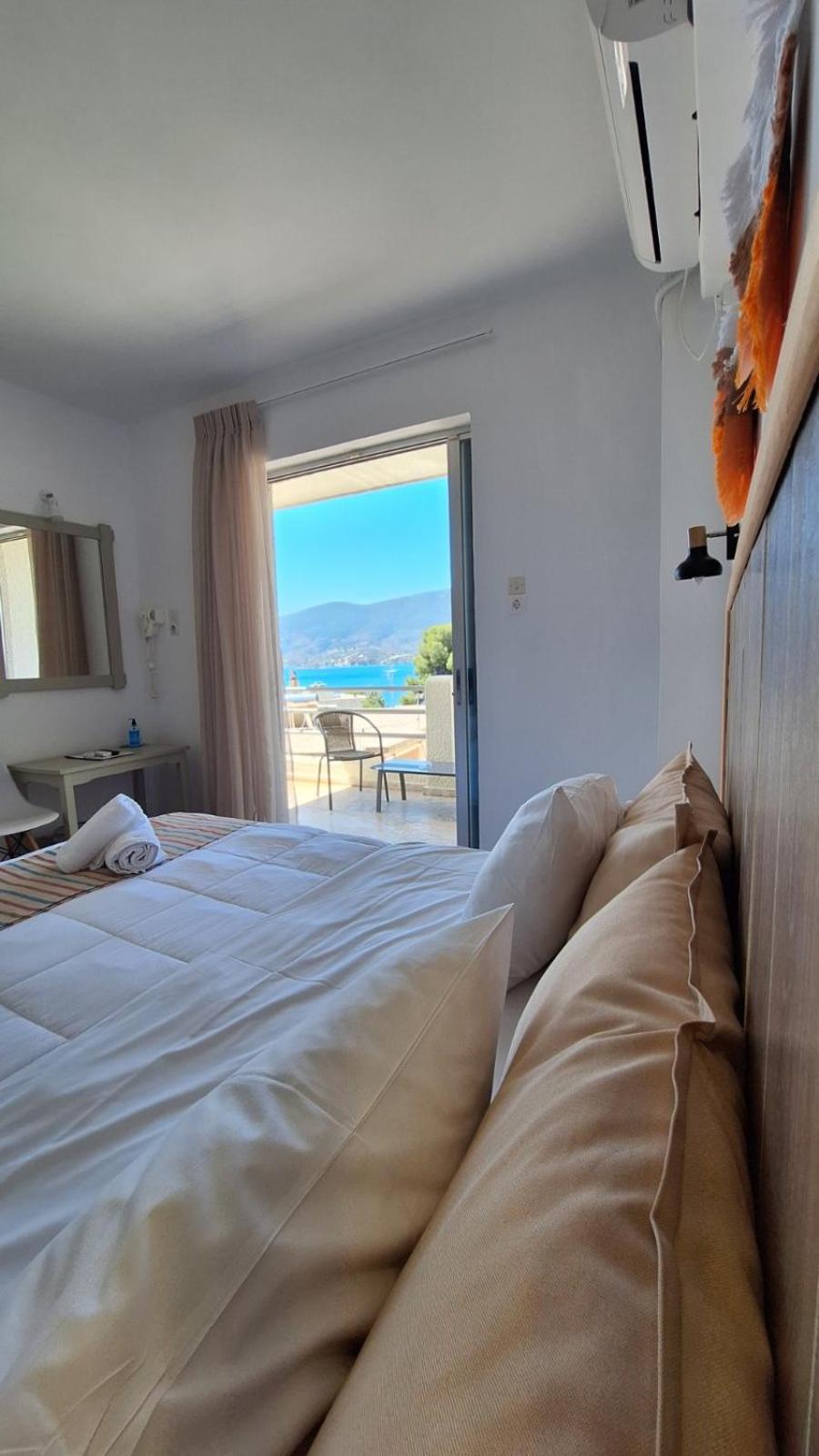 Family Room with Sea View photo 2