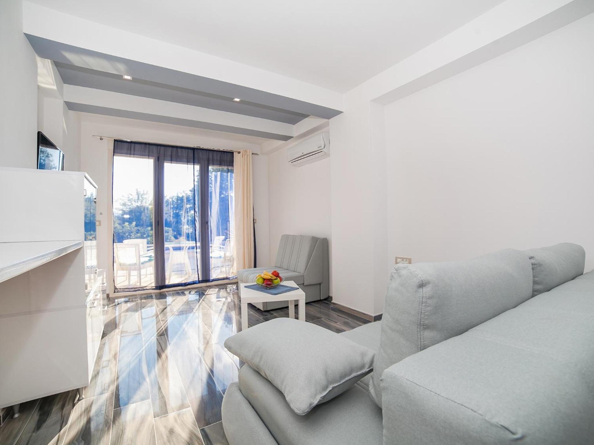 Studio Apartment - Photo 7