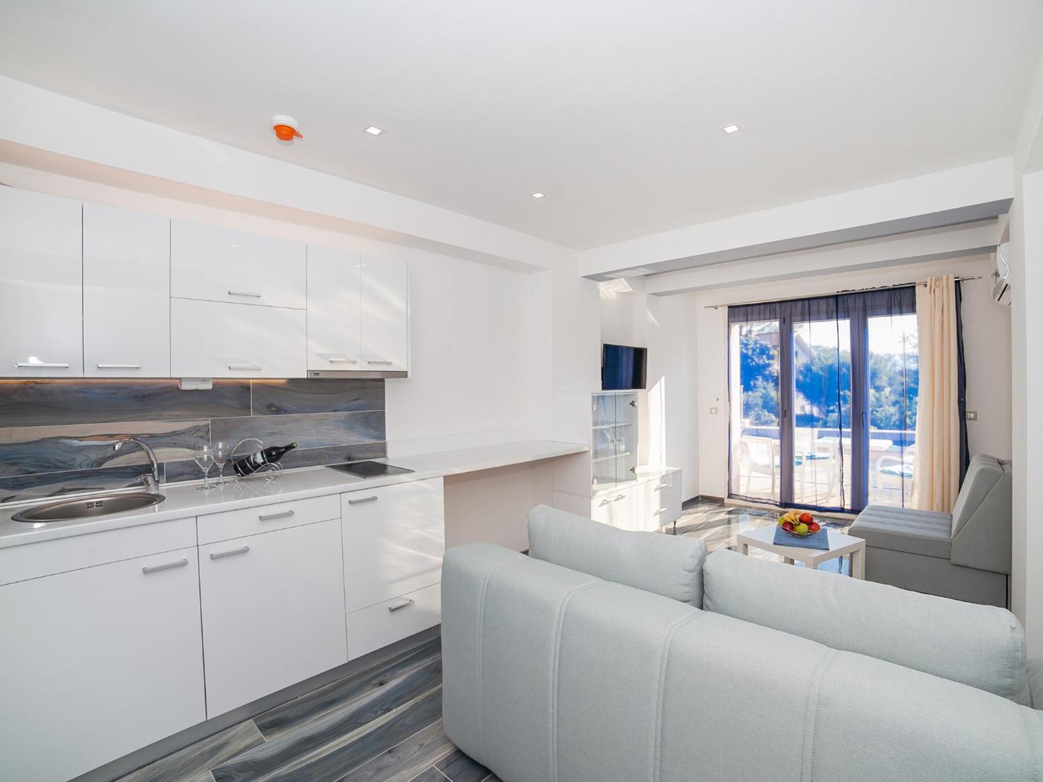 Studio Apartment - Photo 6