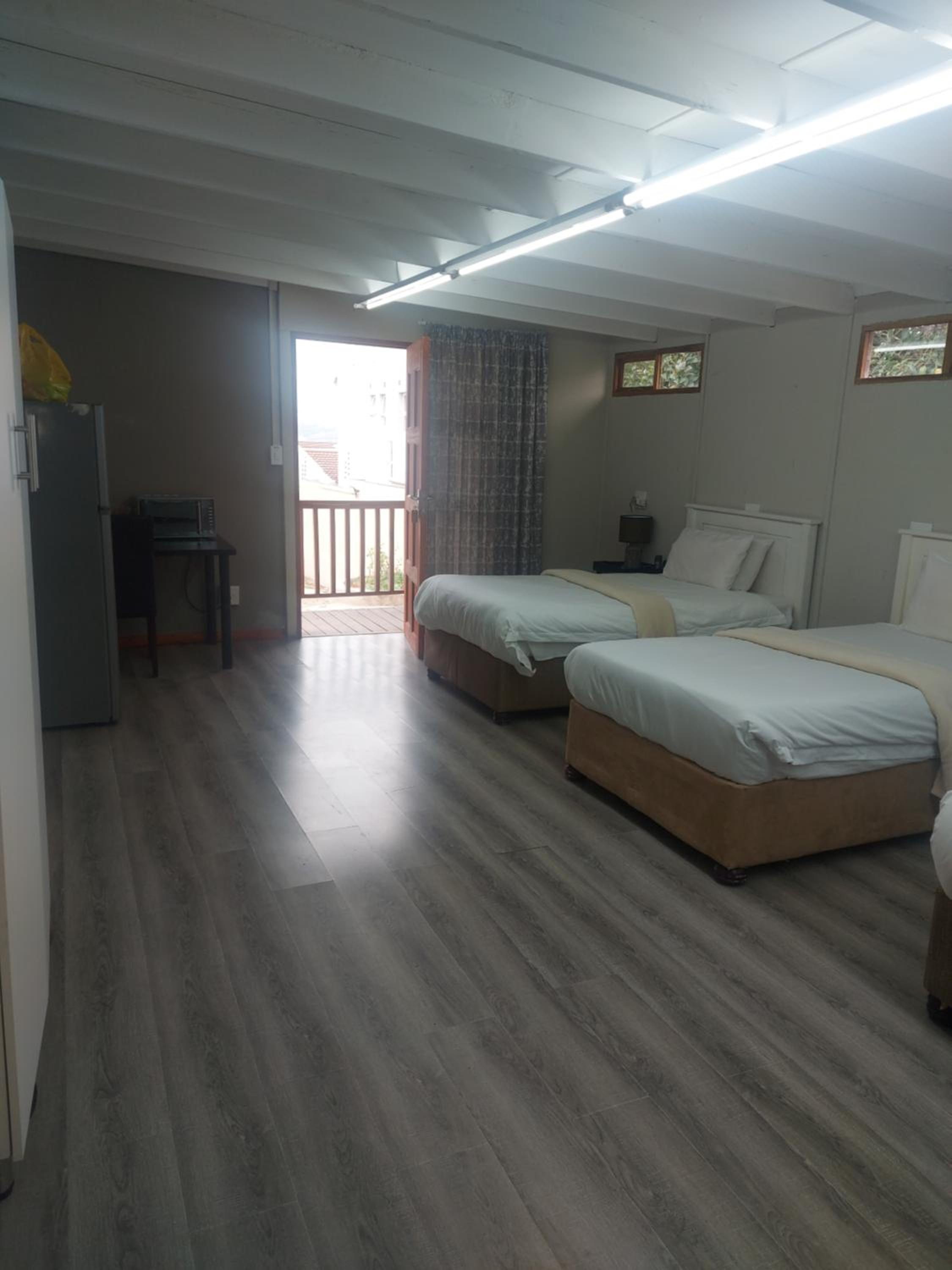 Mixed Dormitory Room photo 3