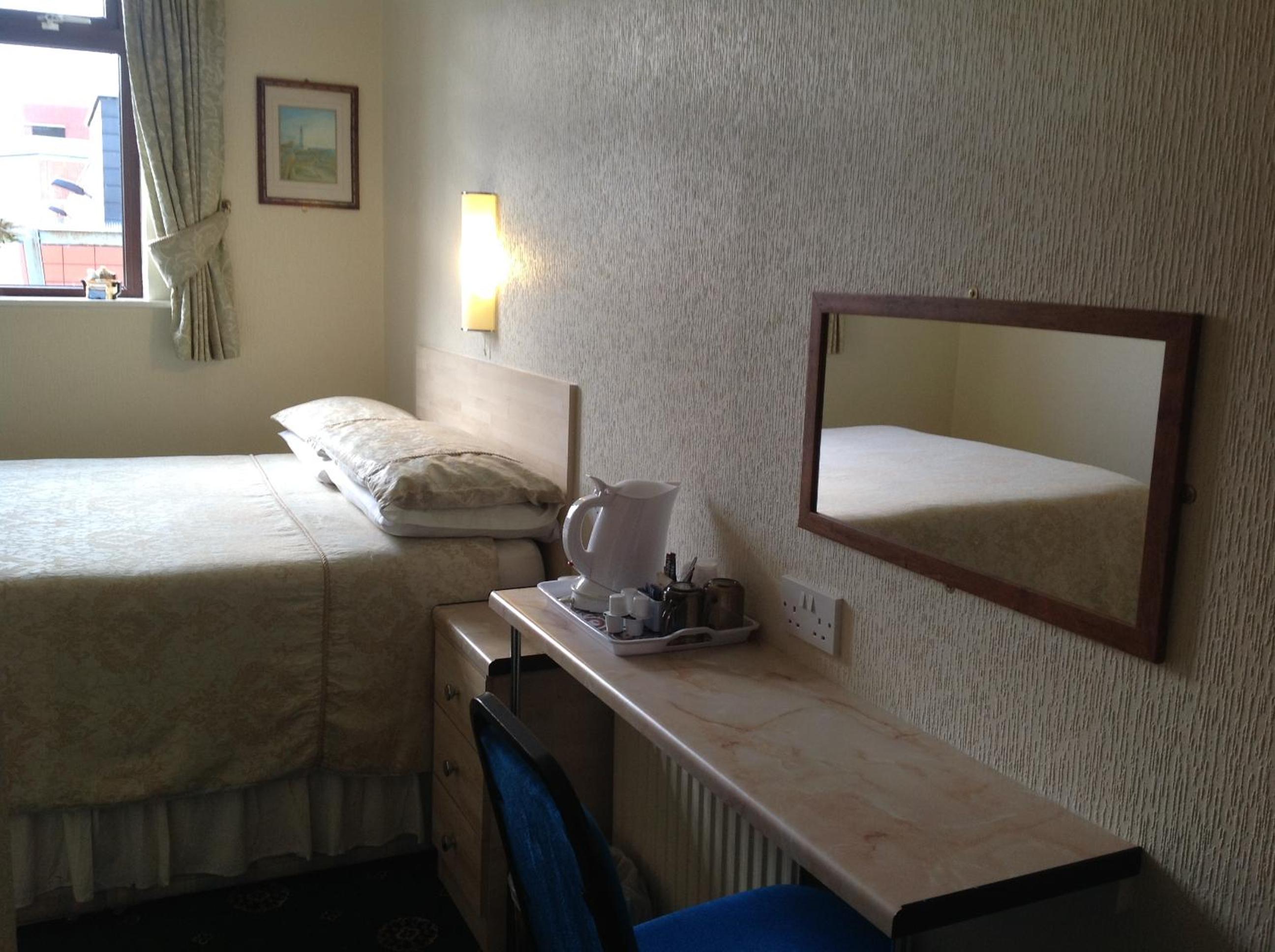 Small Double Room - Photo 4