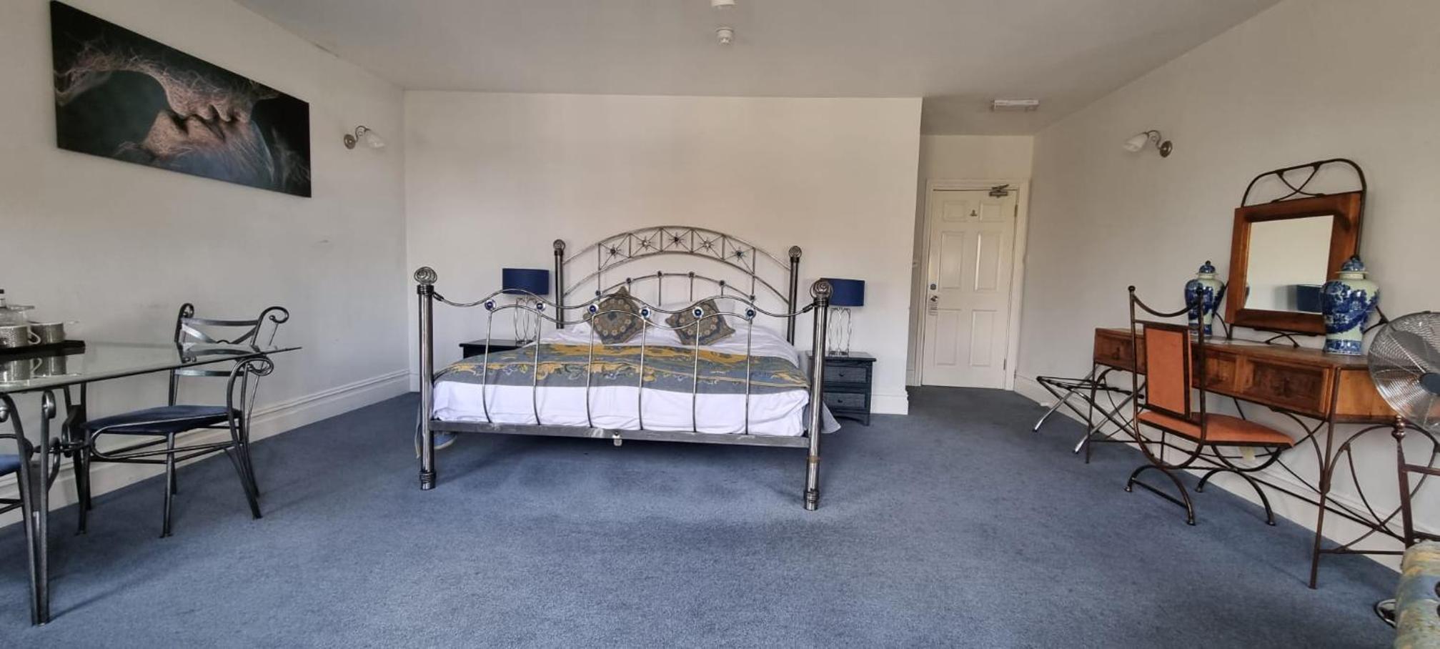King Room with Balcony photo 2