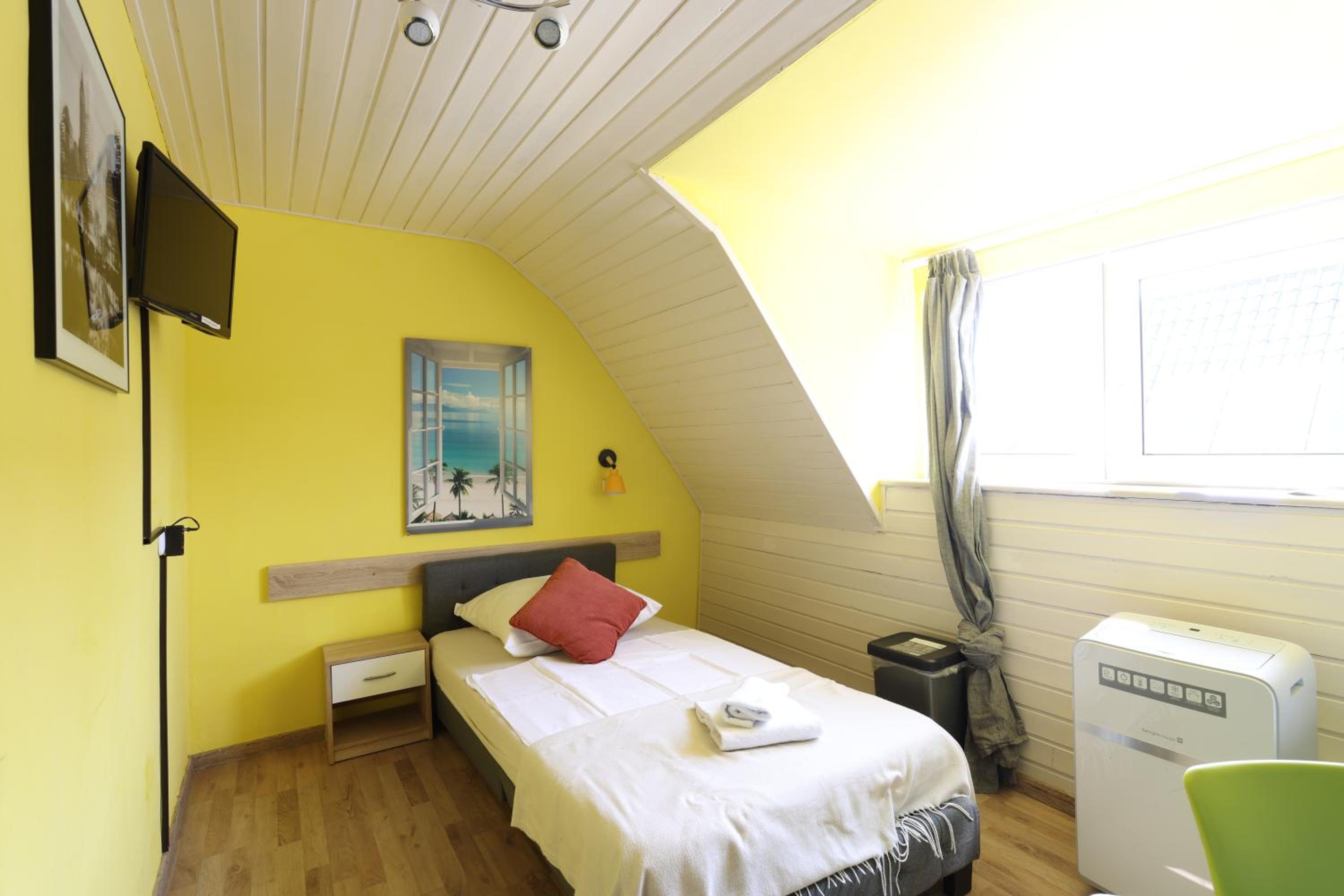 Single Room with Shower photo 3
