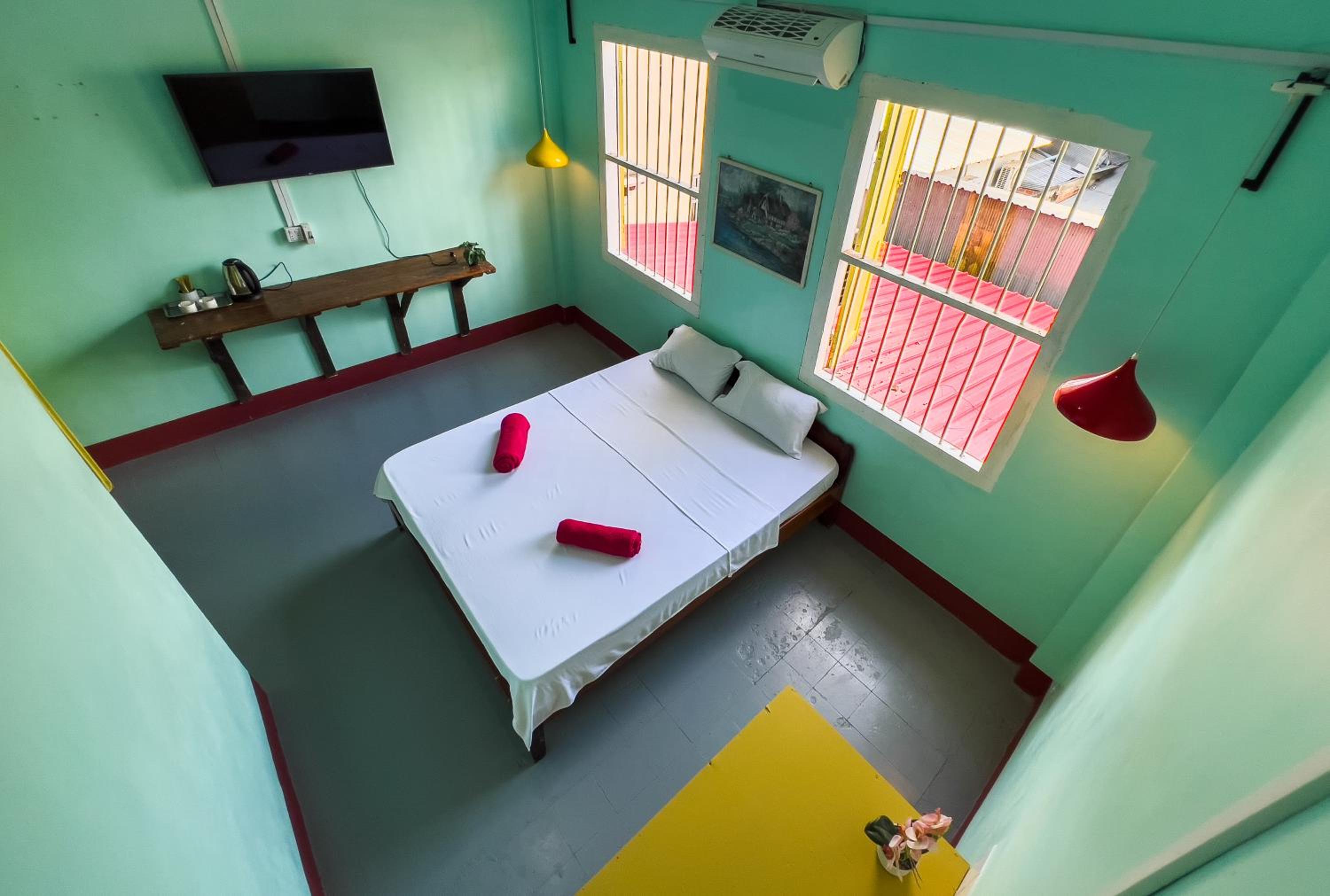 Deluxe King Room photo 1