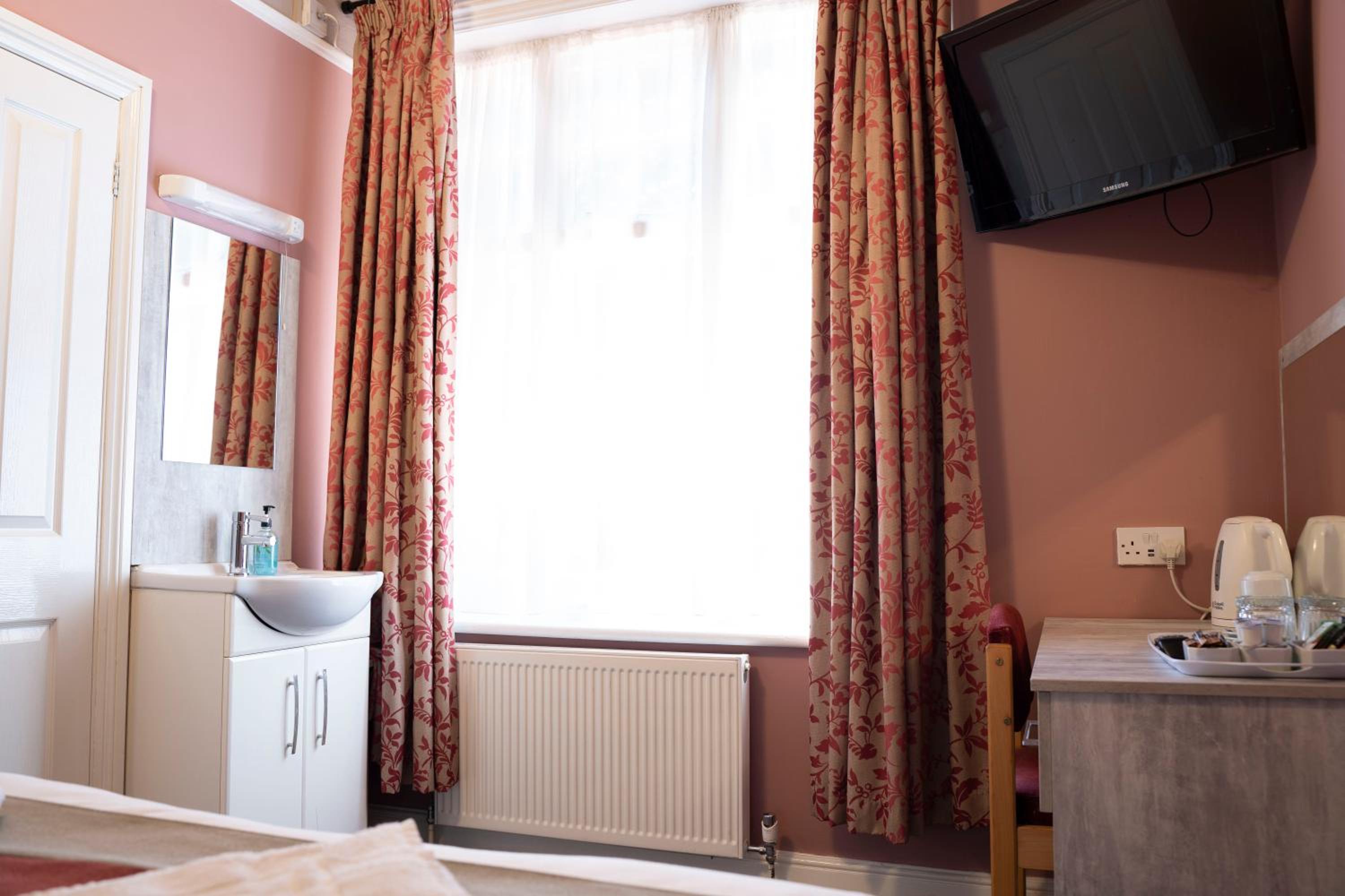Double Room - Photo 4