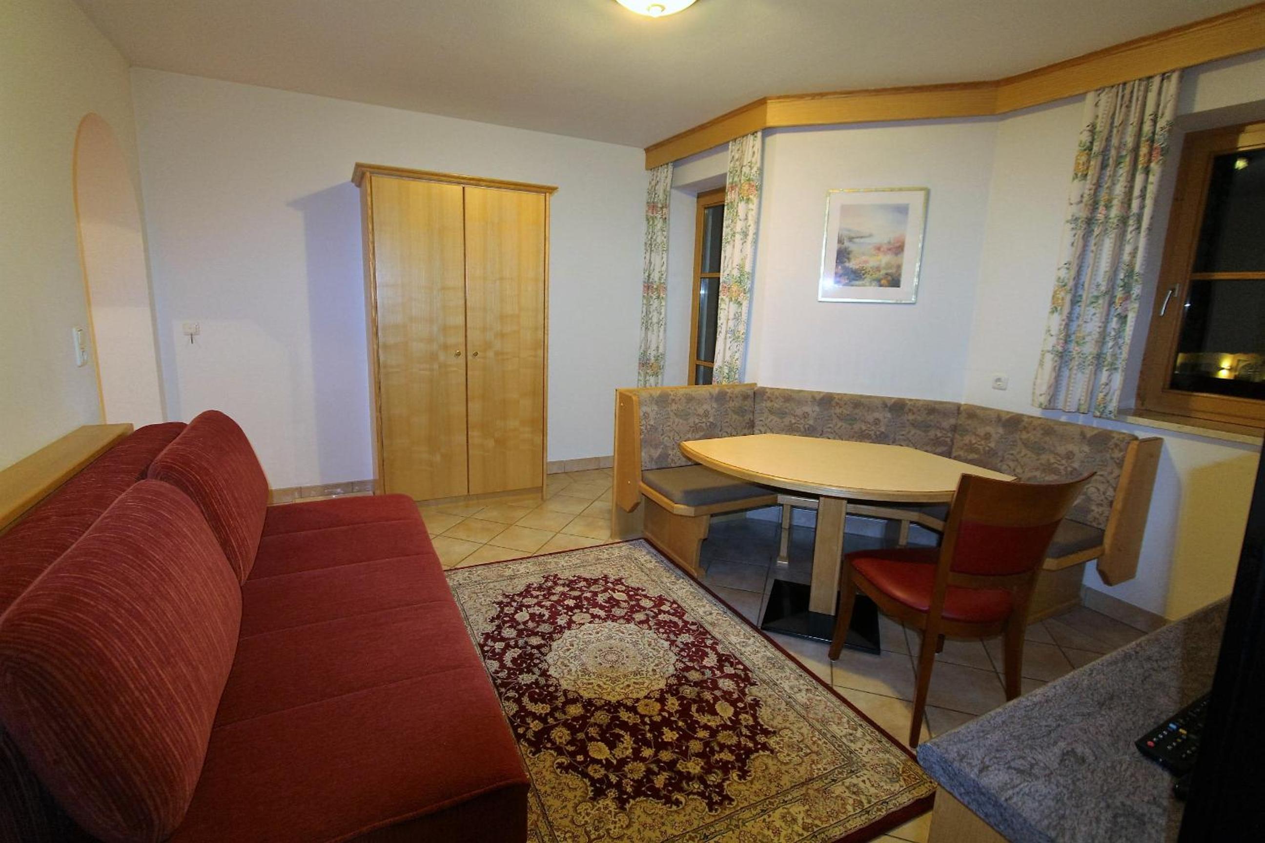 Apartment with Mountain View photo 2