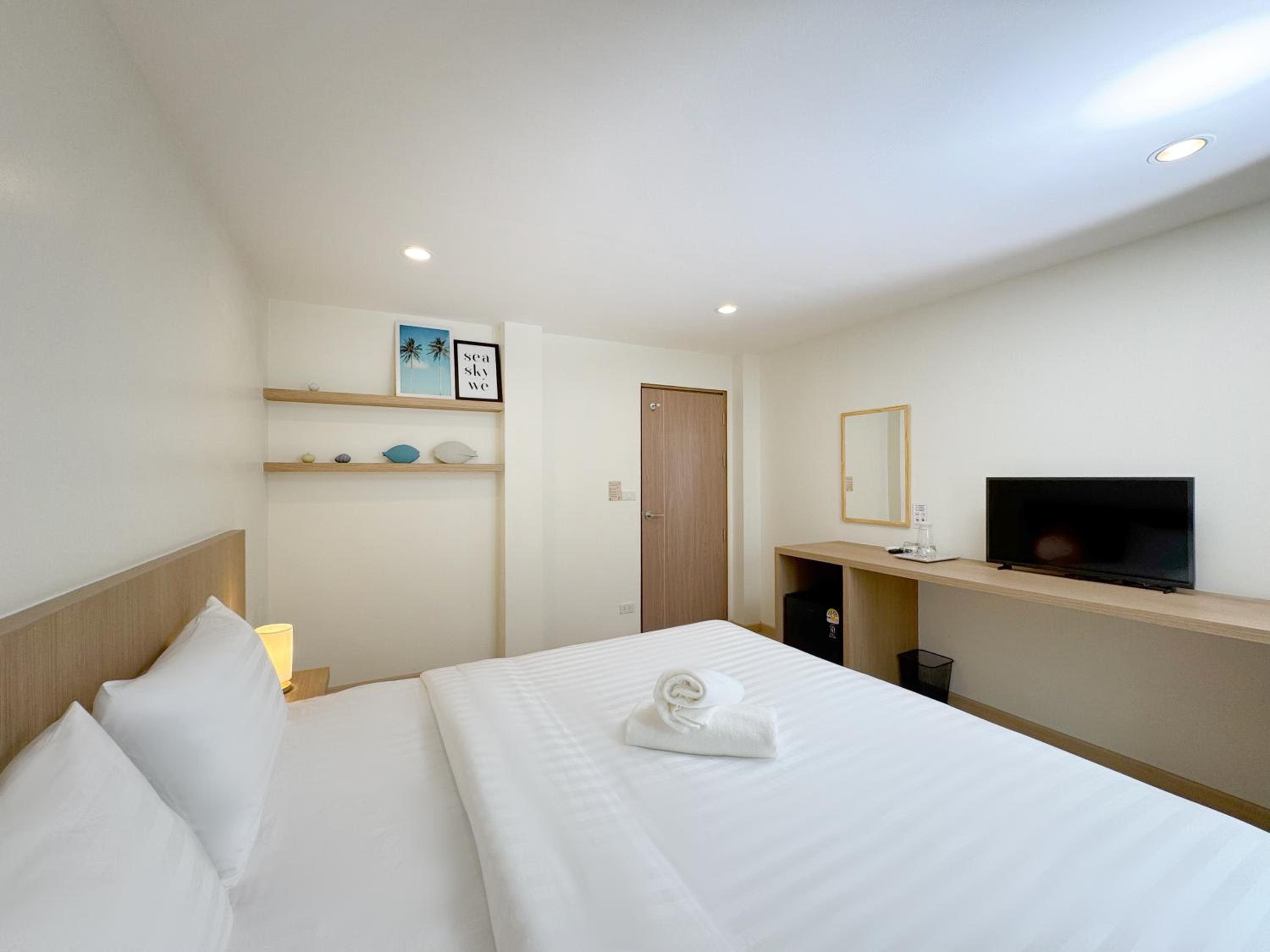 Standard King Room photo 1