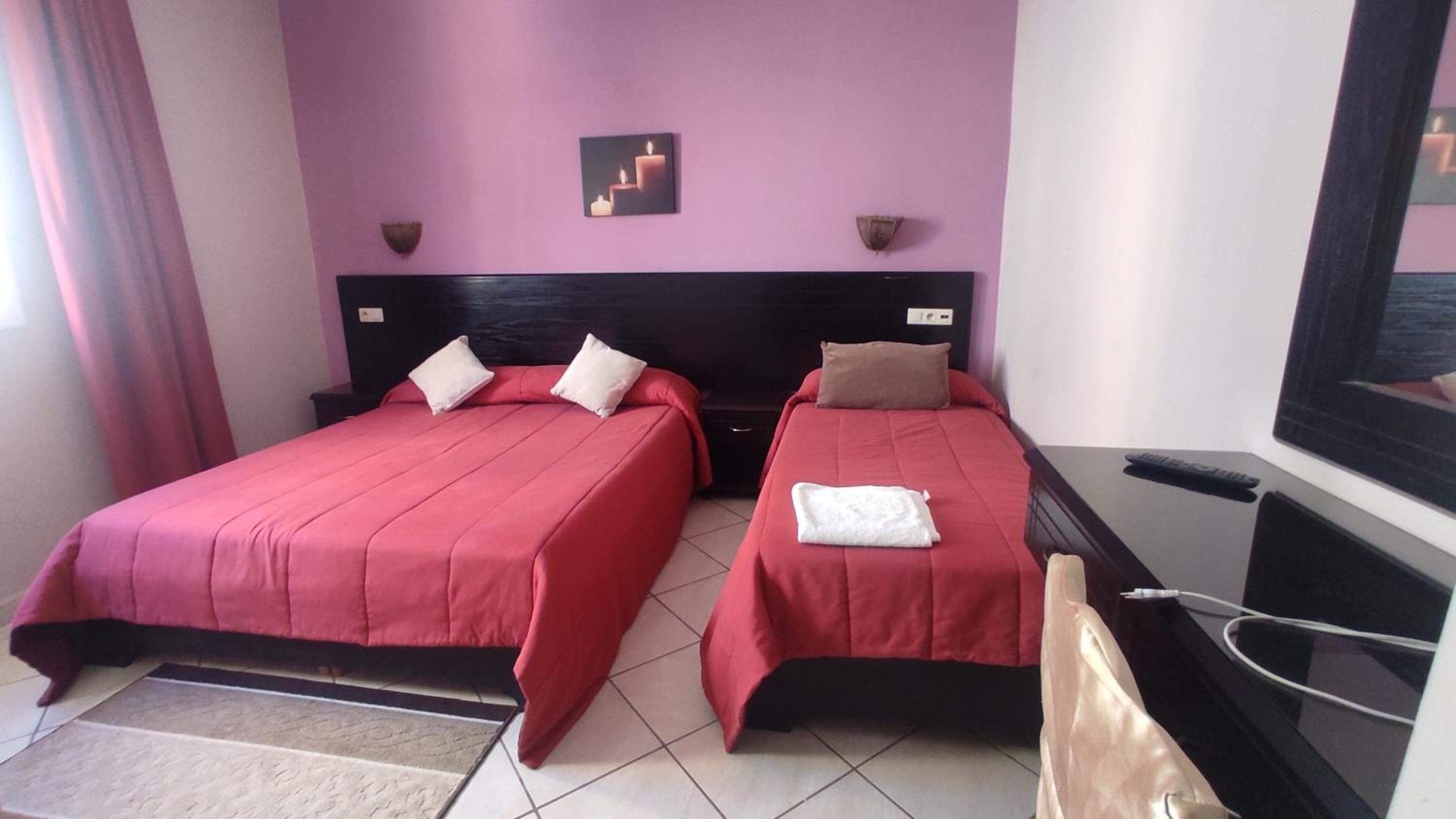 Triple Room with Bathroom photo 2