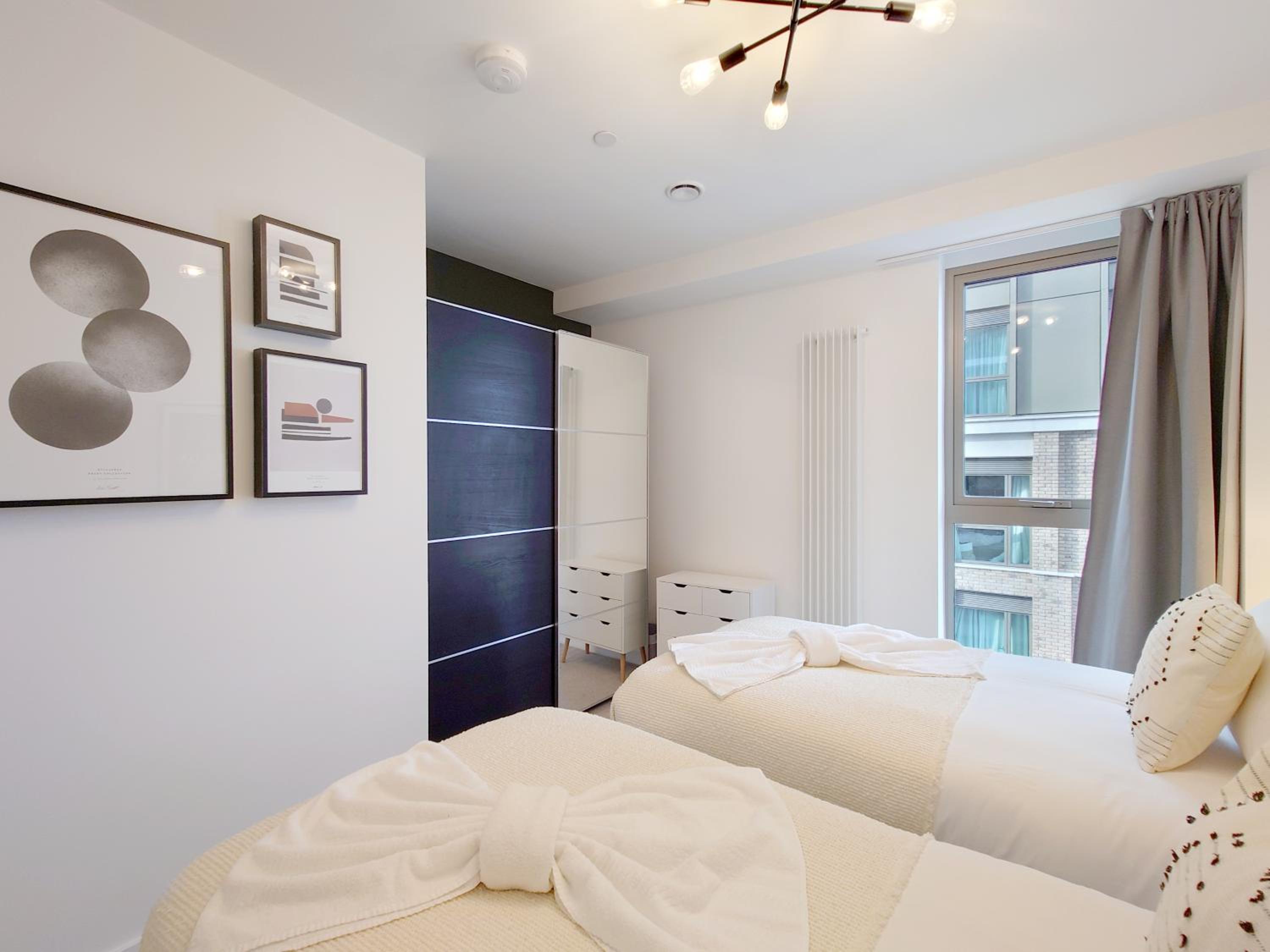 Three-Bedroom Deluxe Apartment photo 3